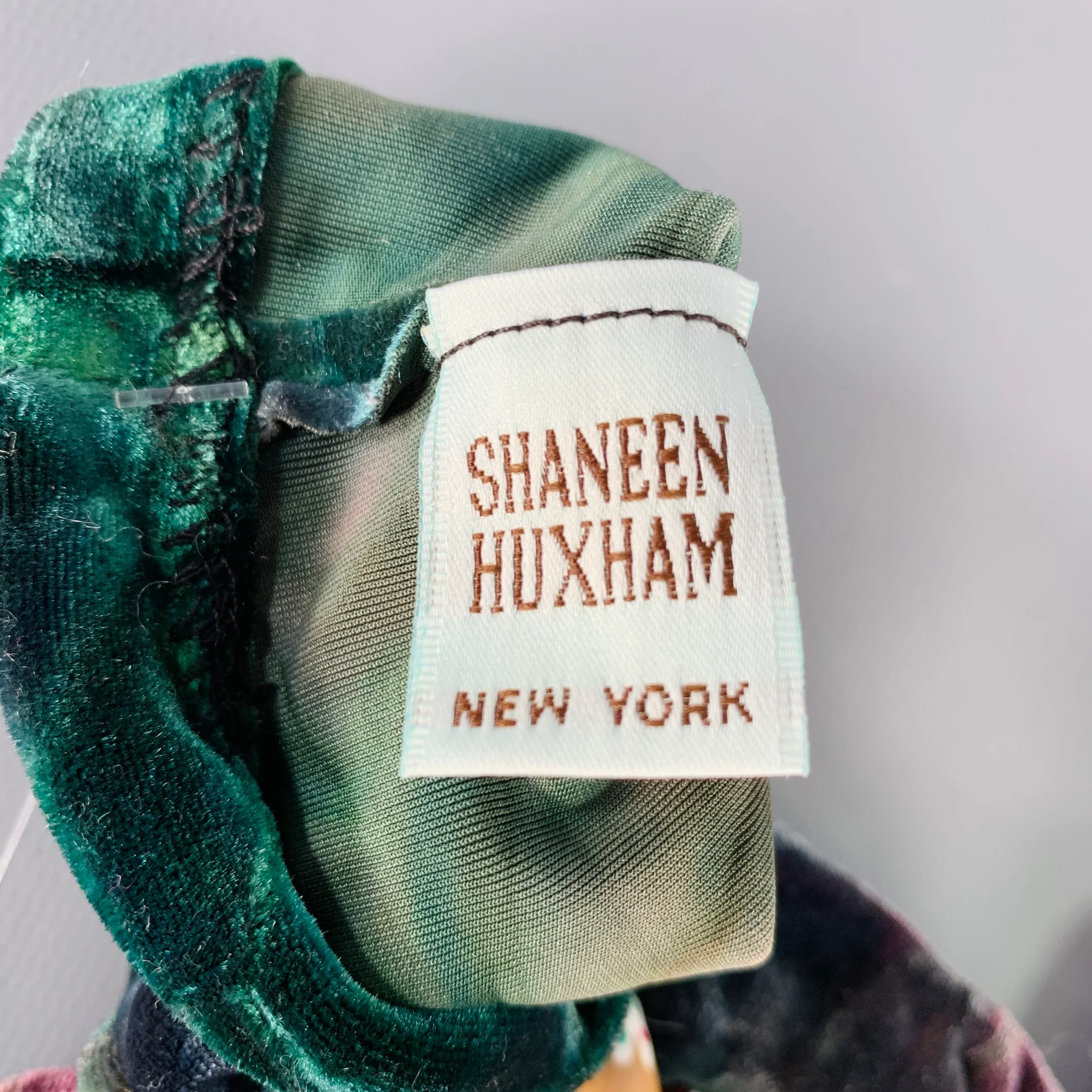 SHANEEN HUXHAM Green Purple Marbled Velvet Gloves - Image 3