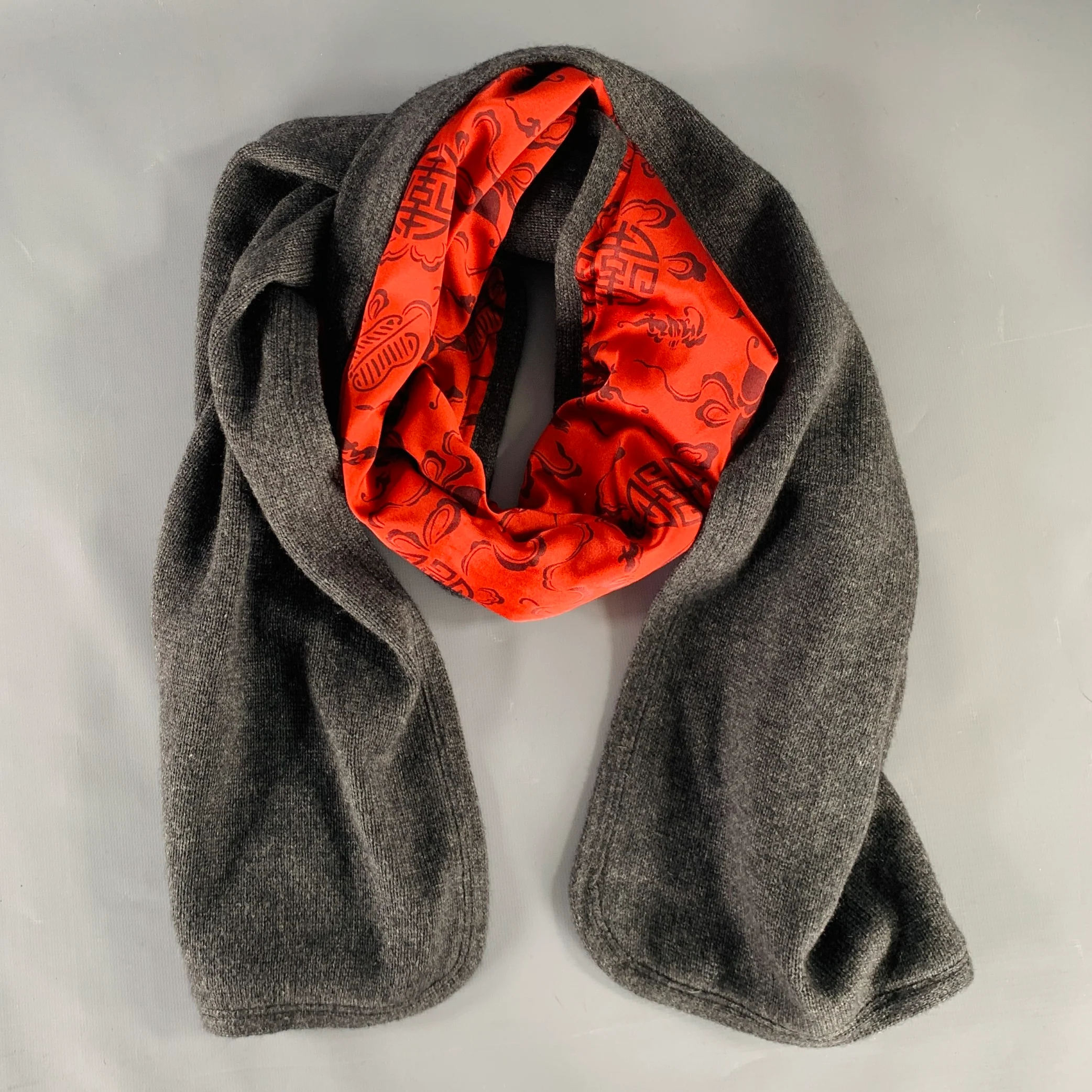 SHANGHAI TANG Grey Red Reversible Cashmere Silk Scarf