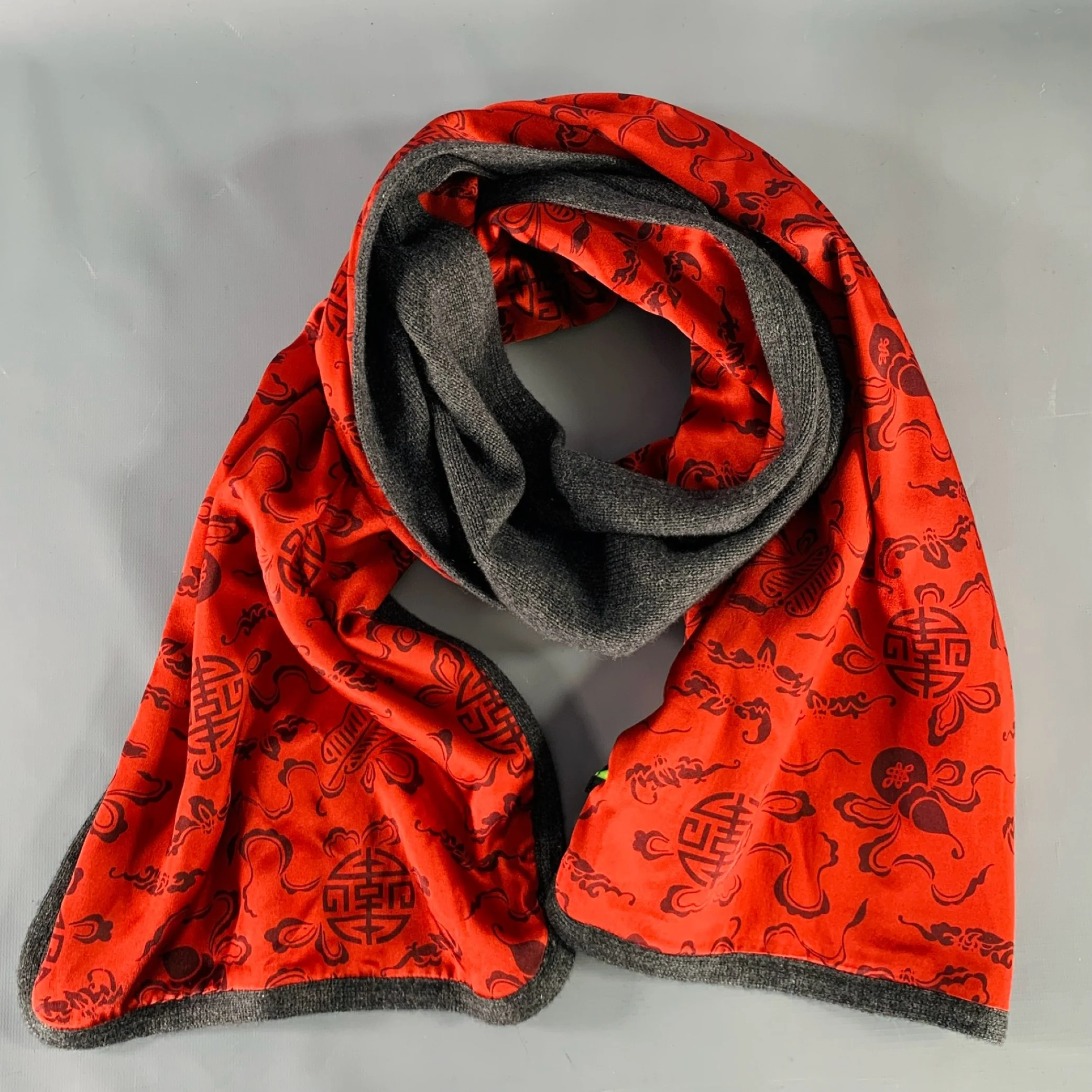 SHANGHAI TANG Grey Red Reversible Cashmere Silk Scarf - Image 2
