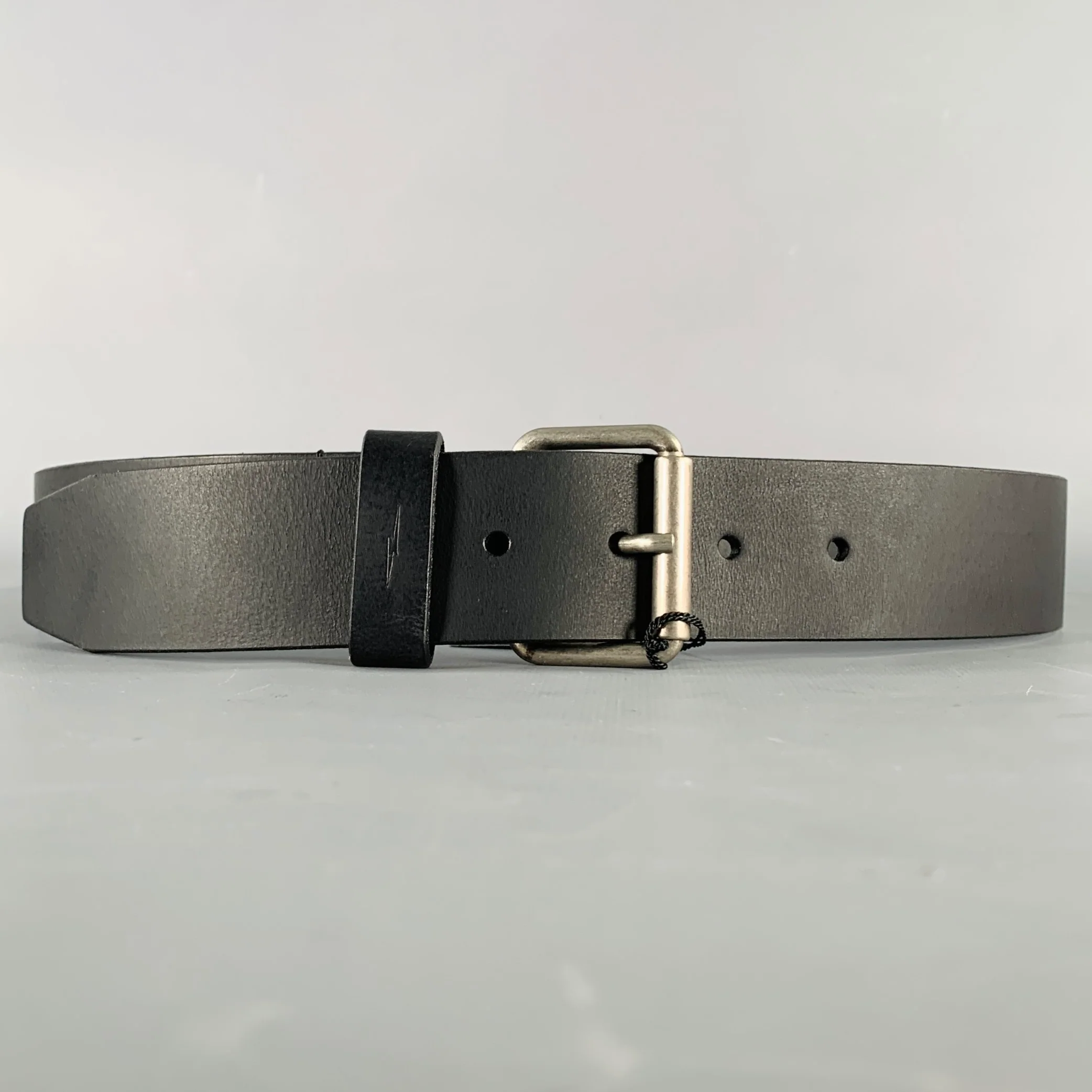 SHINOLA Size 34 Black Silver Leather Belt