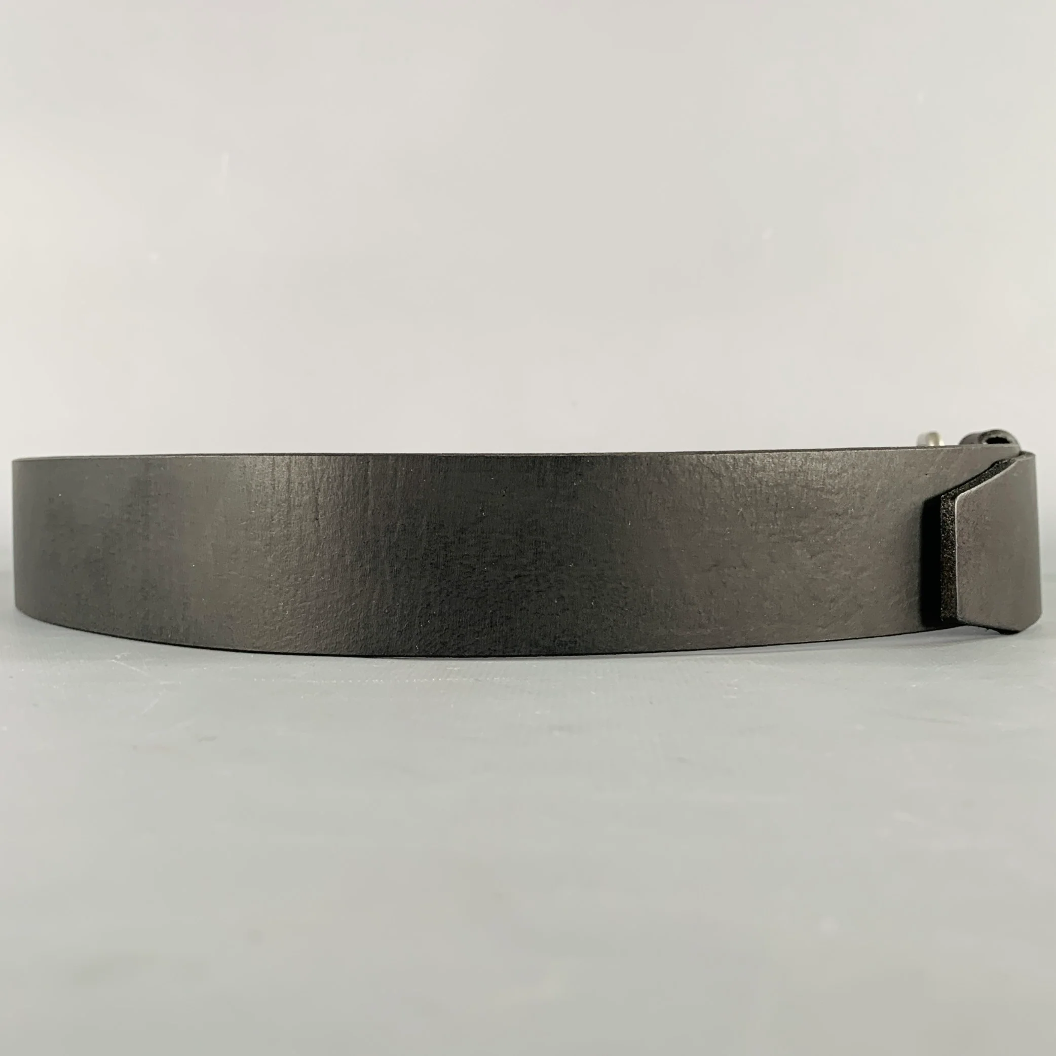 SHINOLA Size 34 Black Silver Leather Belt - Image 2
