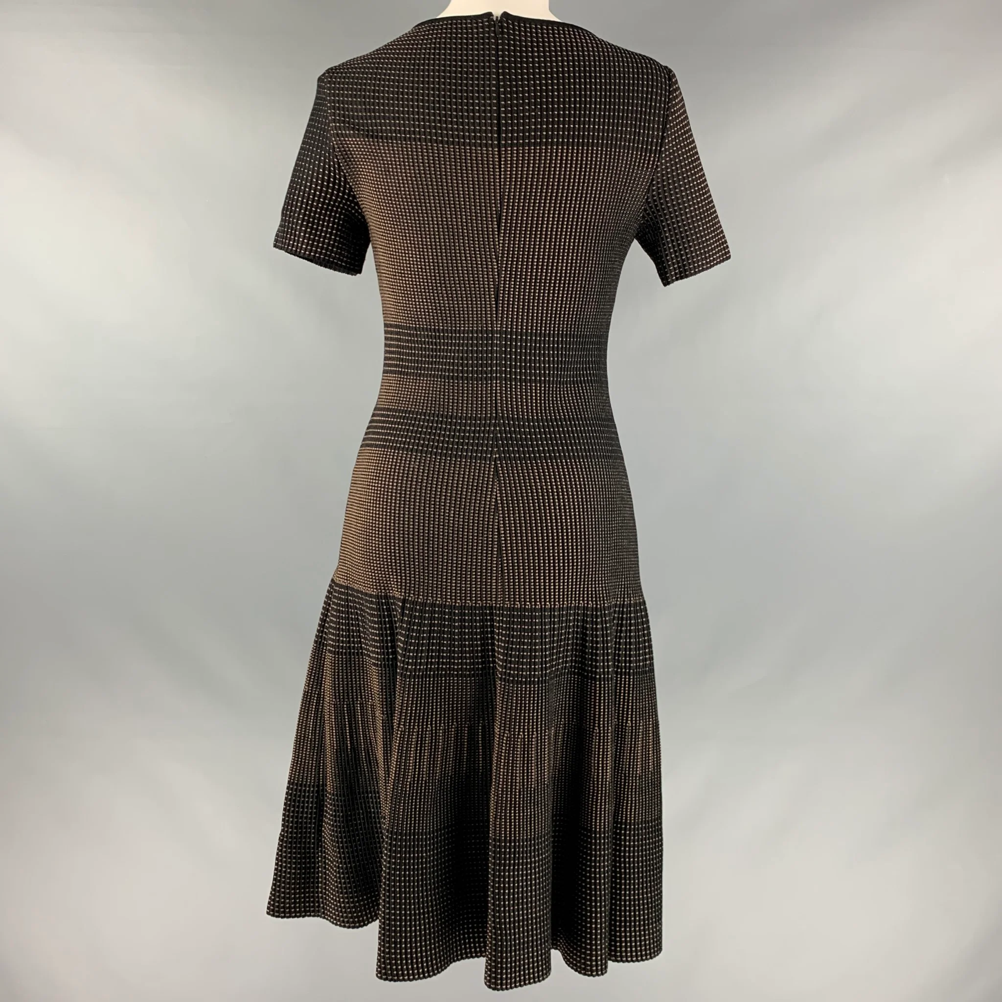 ST. JOHN Size 4 Black Beige Rayon Blend Nailhead Short Sleeve Mid-Calf Dress - Image 4