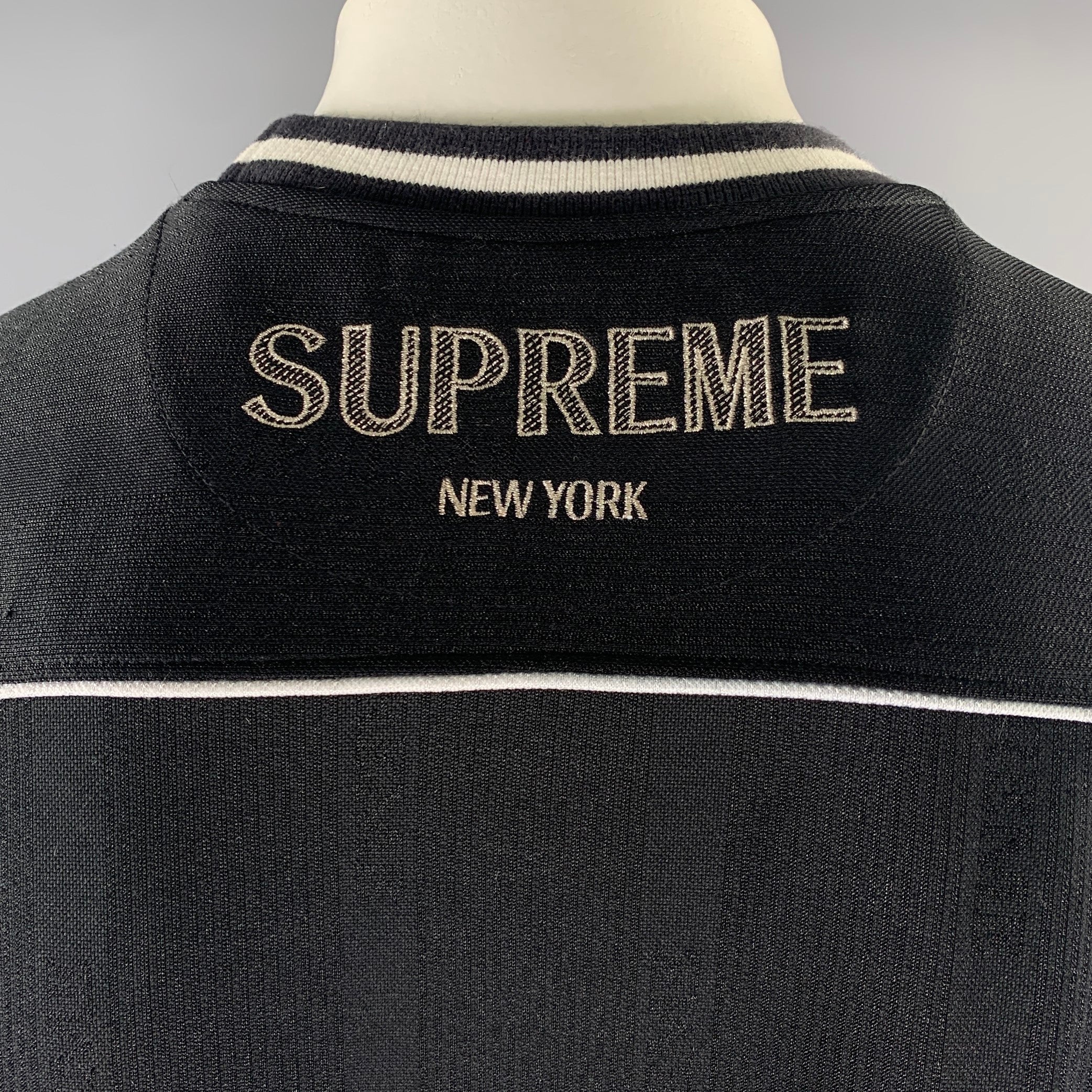 SUPREME Size L Black Silver White Logo Polyester Jersey T-shirt - Image 5