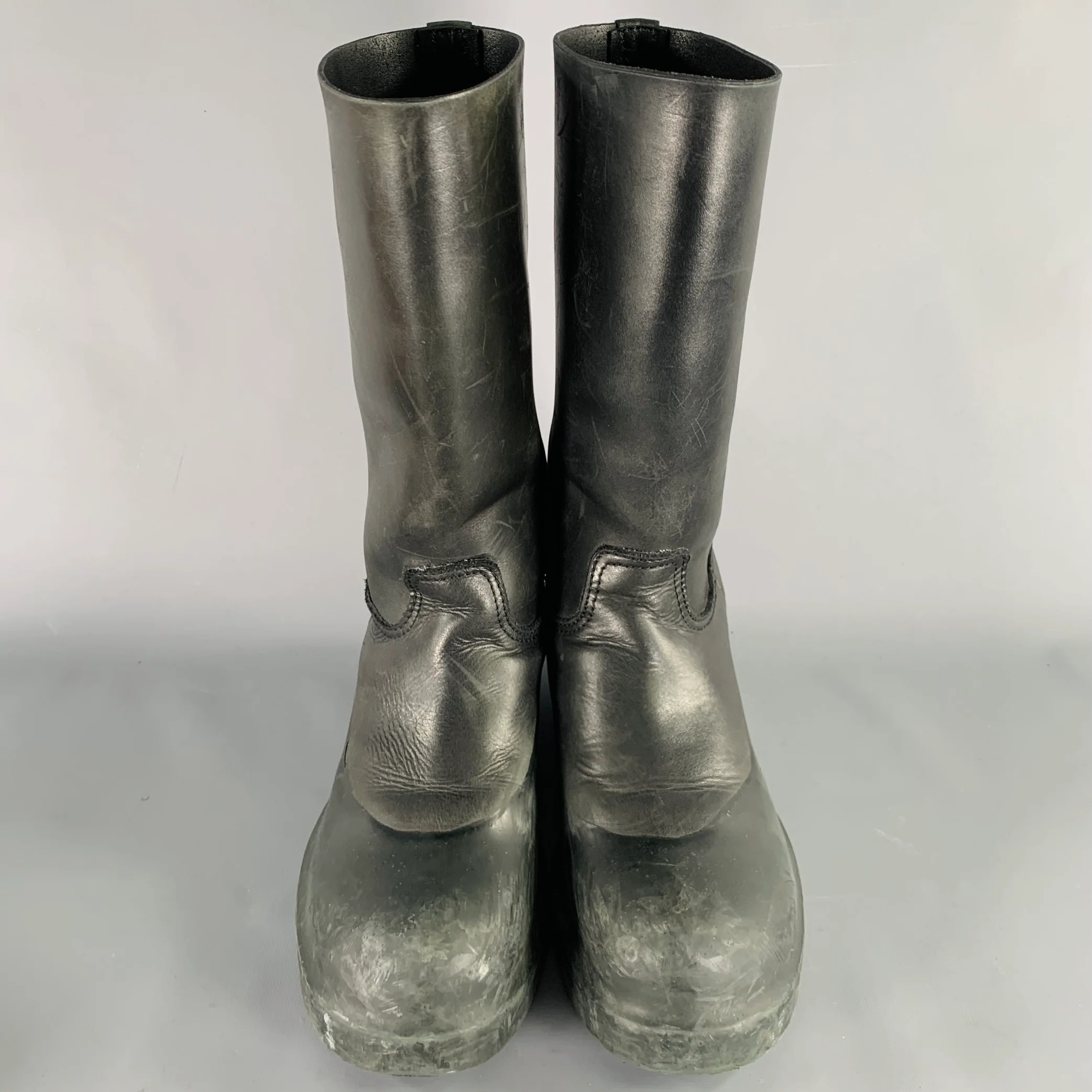 TAKAHIROMIYASHITATheSoloist. Size 9 Black Leather Rubber Pull On Boots - Image 4