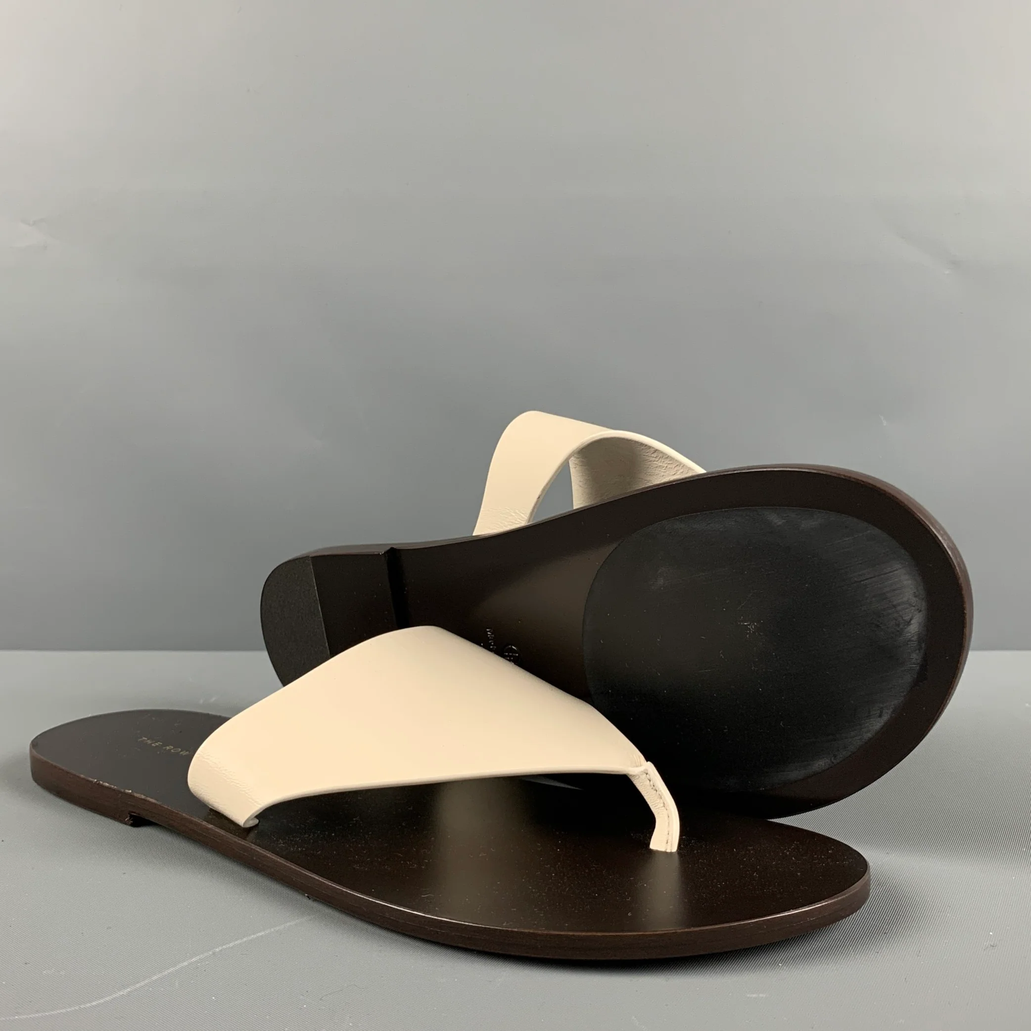 THE ROW Size 7.5 Cream Brown Leather Thong Sandals - Image 5