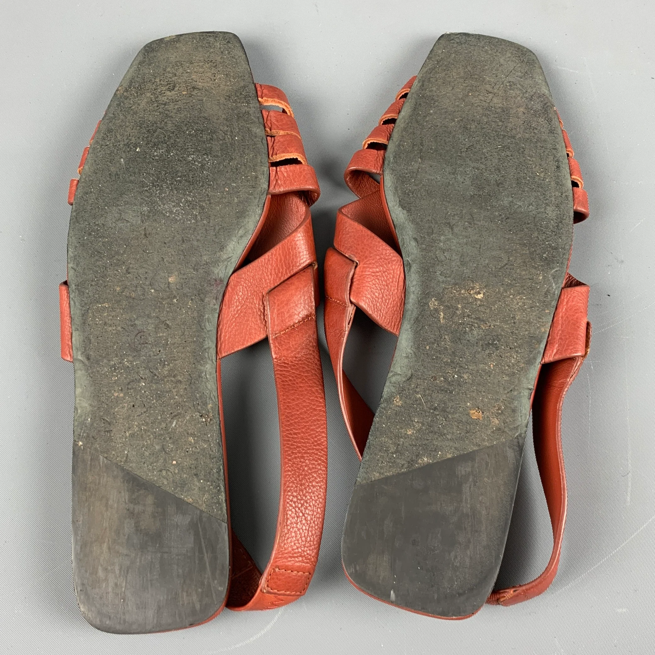 THE ROW Size 8 Brown Leather Flat Sandals - Image 6