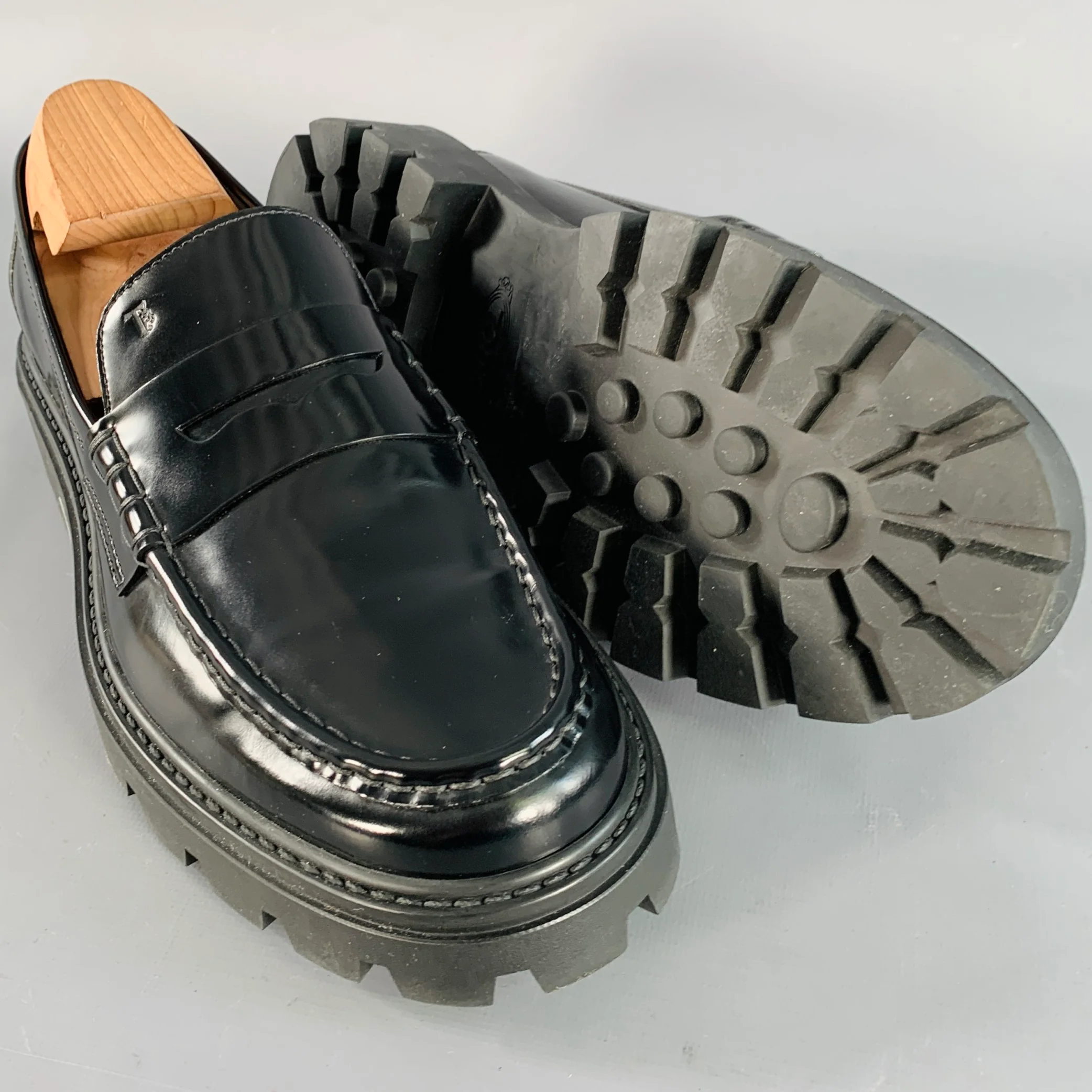 TOD'S Size 11 Black Patent Leather Lug Sole Penny Loafers Flats - Image 5