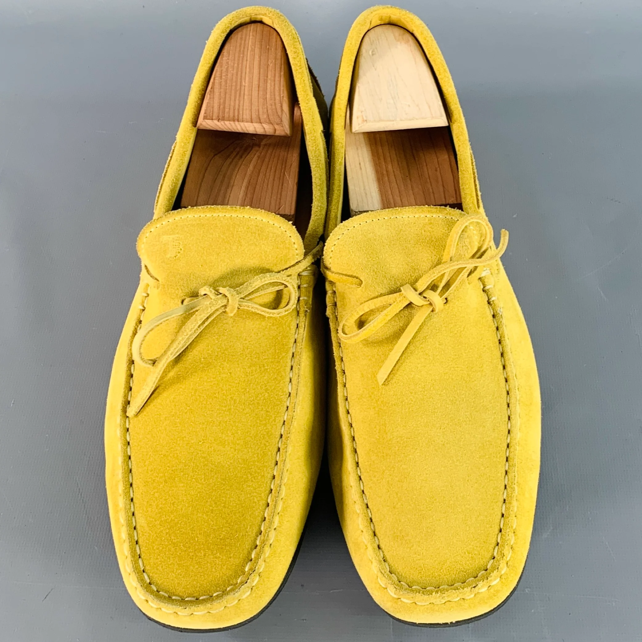 TOD'S Size 12.5 Yellow Suede Rubber Sole Drivers Loafers - Image 4