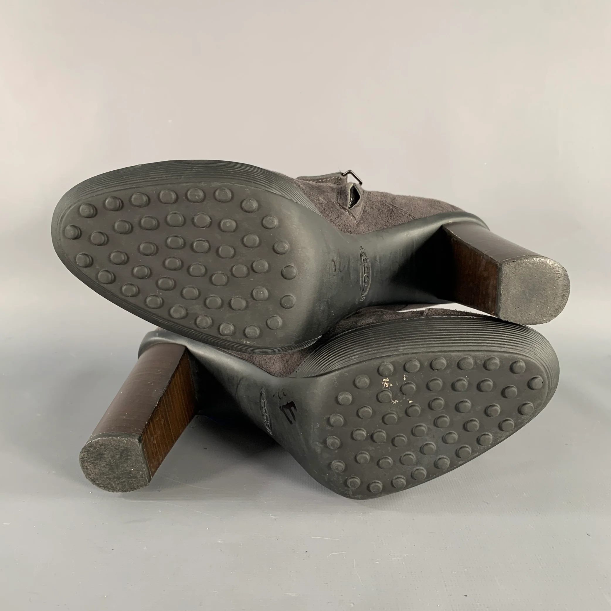 TOD'S Size 8.5 Grey Suede Platform Stacked Heel Ankle Boots - Image 6