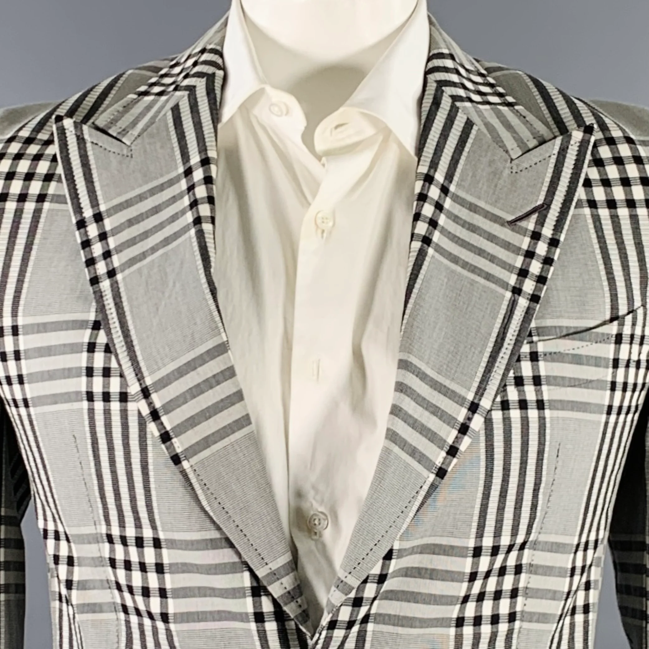 TOM FORD Size 40 Grey Black Plaid Cotton Peak Lapel Sport Coat - Image 2