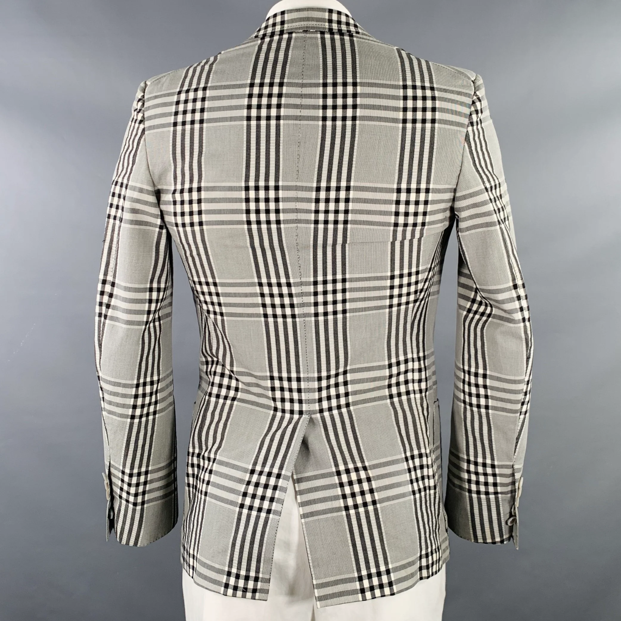 TOM FORD Size 40 Grey Black Plaid Cotton Peak Lapel Sport Coat - Image 4