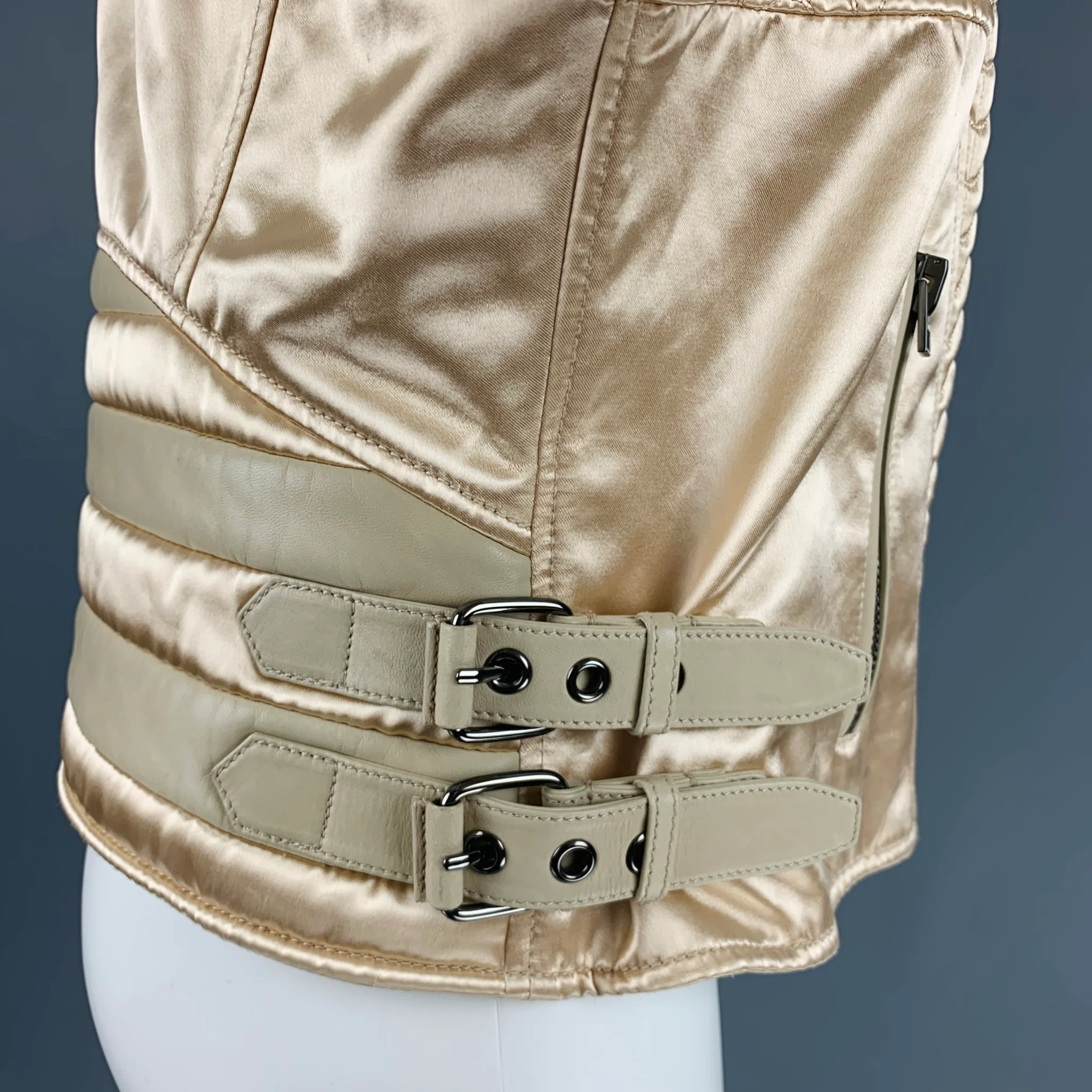 TOM FORD Size 8 Beige Viscose Quilted Biker Jacket - Image 5