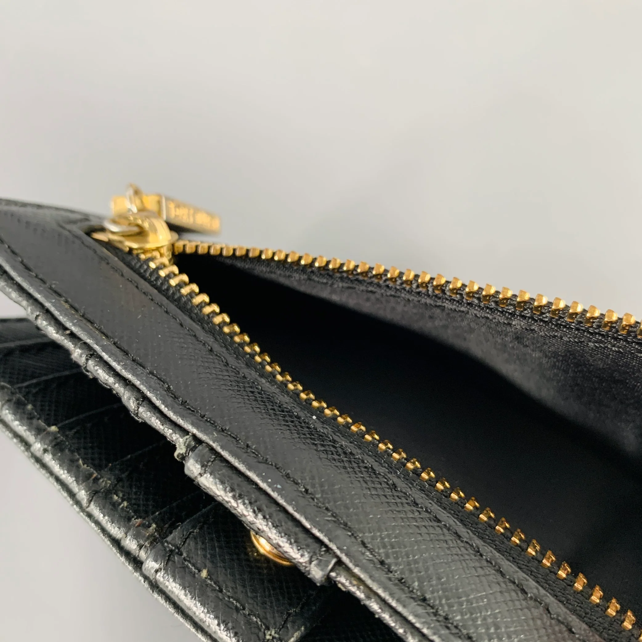 TORY BURCH Black Gold Saffiano Leather Bifold Wallet - Image 5