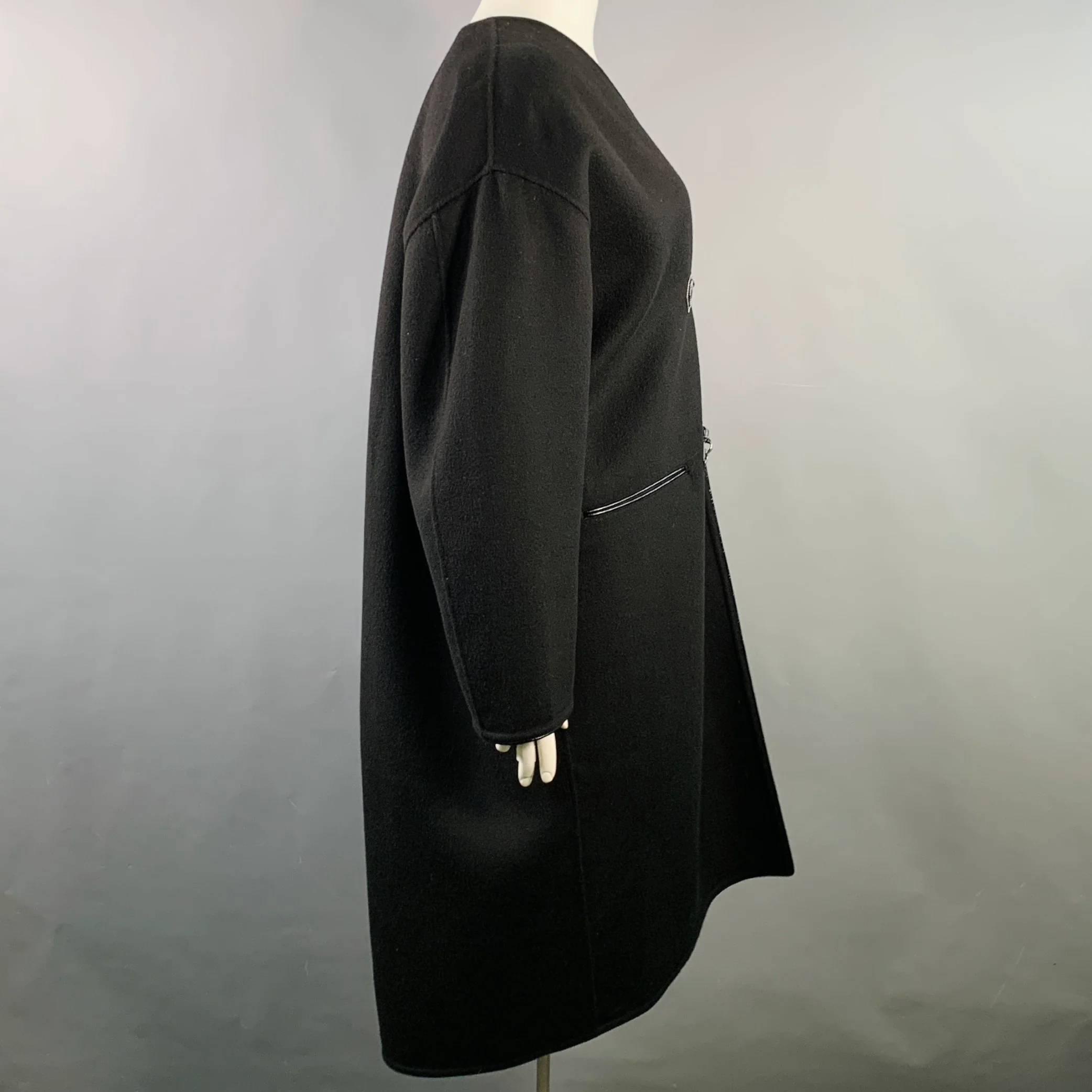 TOTEME Size L Black Wool Cashmere V-Neck Clasp Coat - Image 3