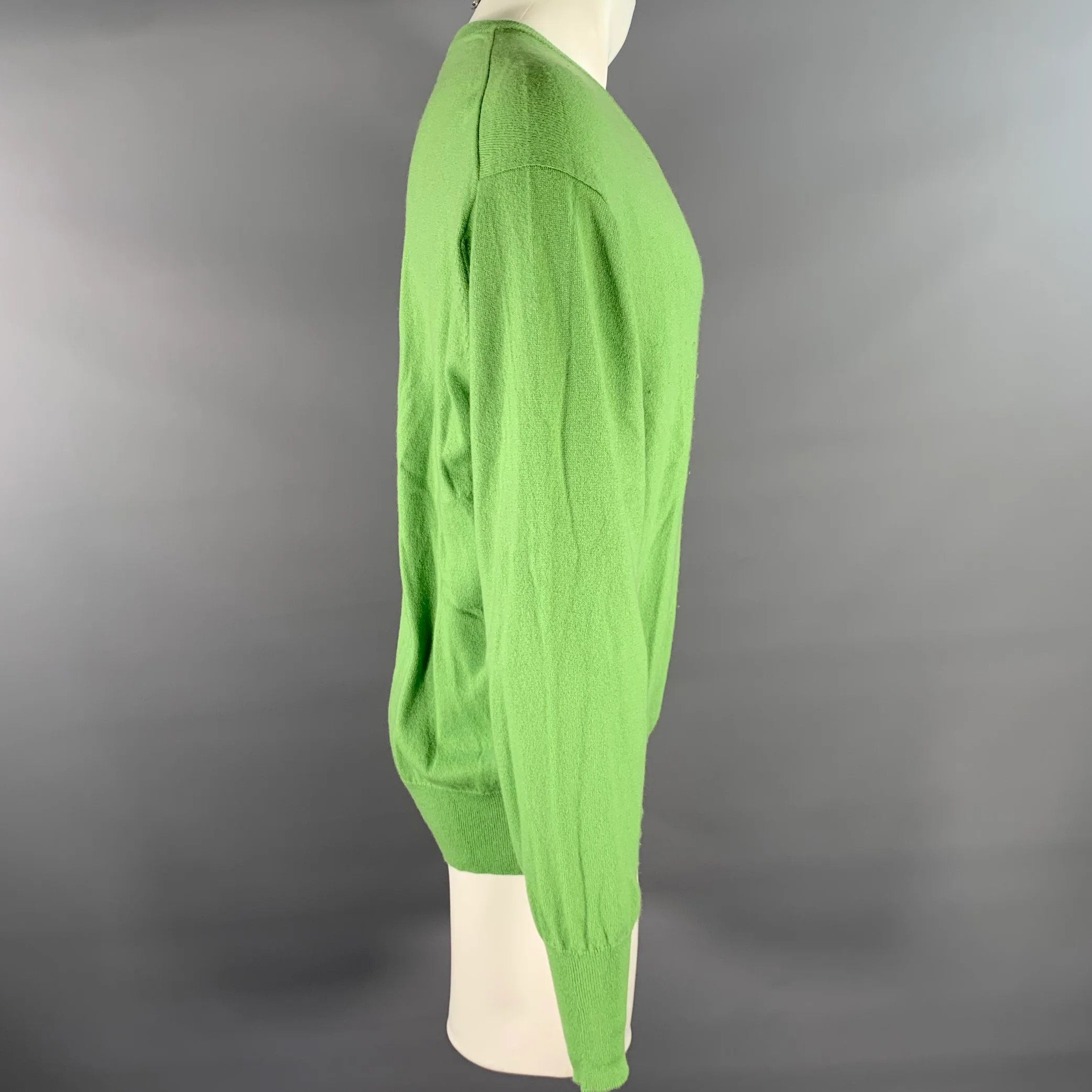 TURNBULL & ASSER Size XL Green Knitted Cashmere V-Neck Sweater - Image 3