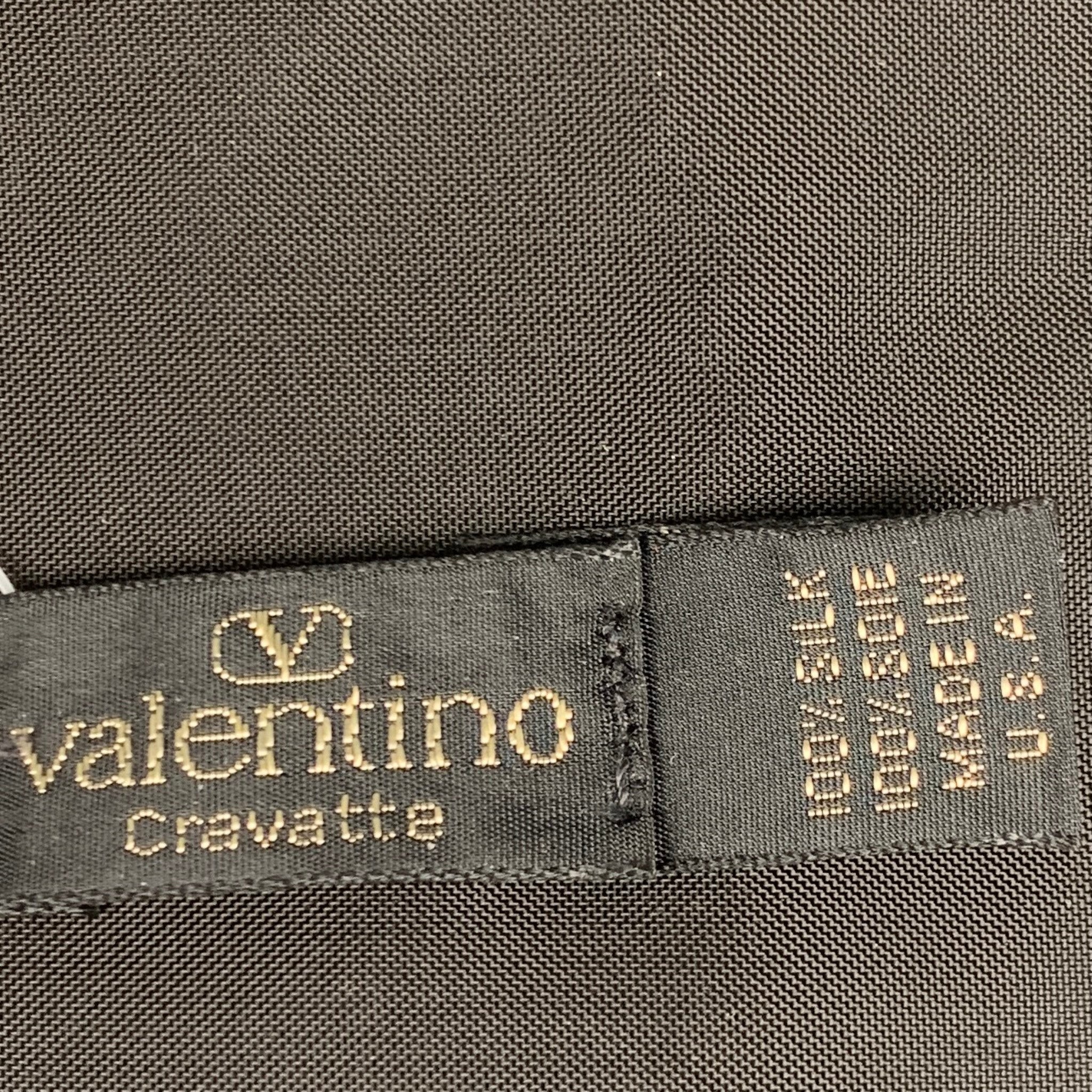 VALENTINO Burgundy Textured Silk Cummerbund Bow Tie Set - Image 4