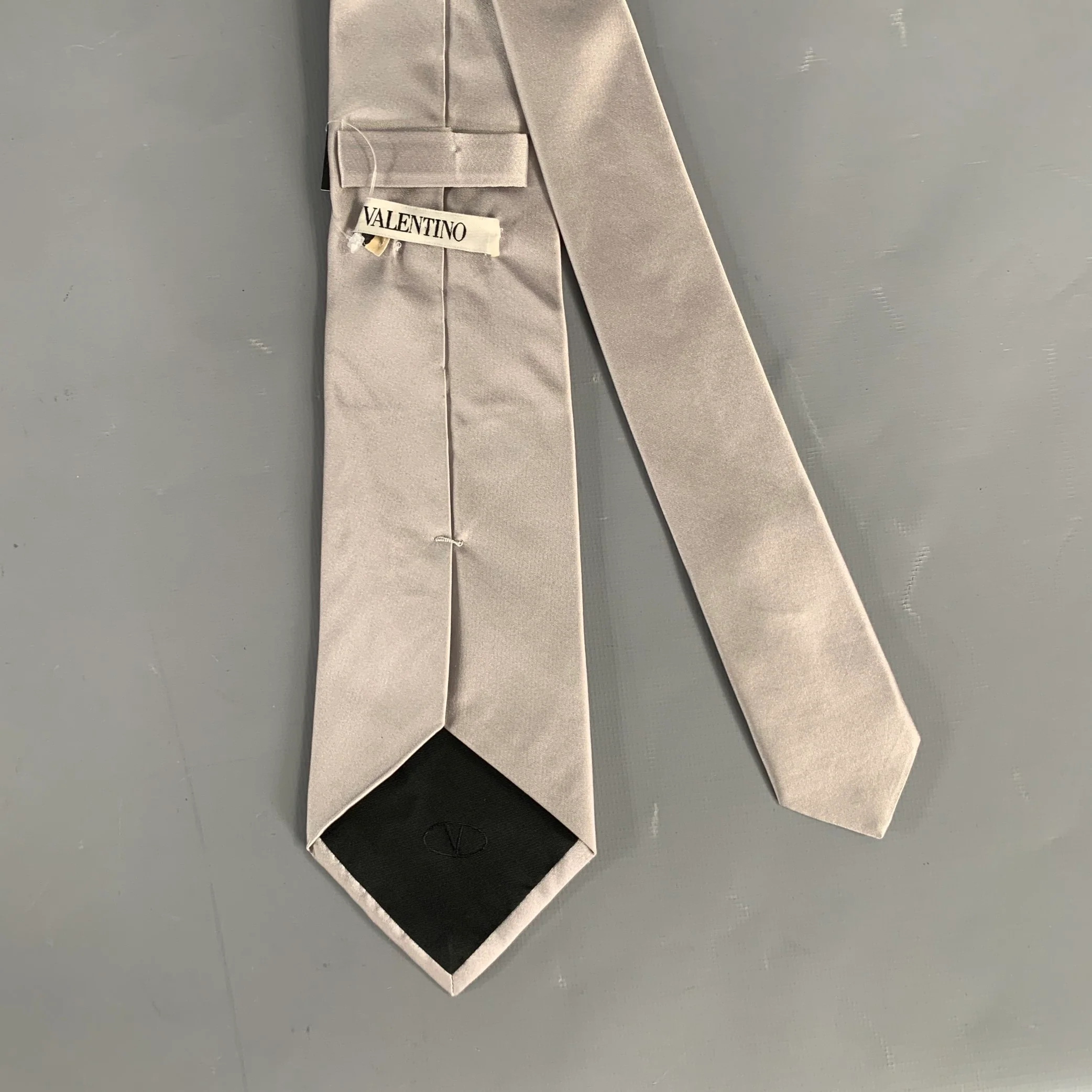 VALENTINO Silver Silk Tie - Image 3