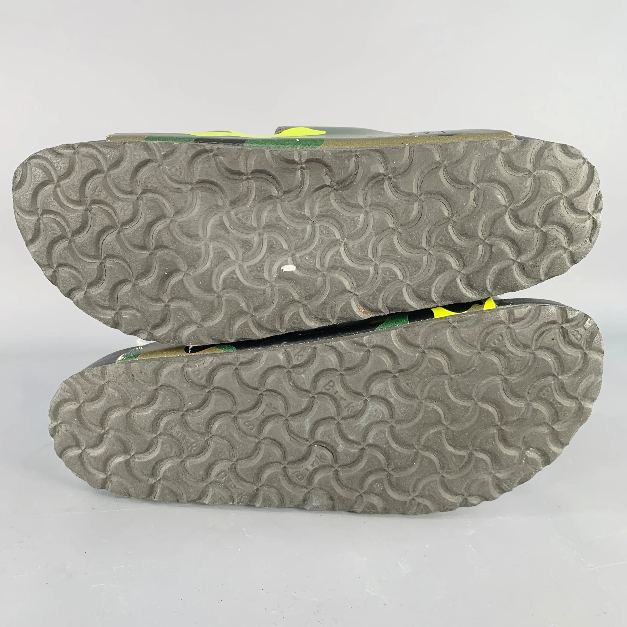 VALENTINO Size 10 Green Olive Camouflage Leather Belted Sandals - Image 6