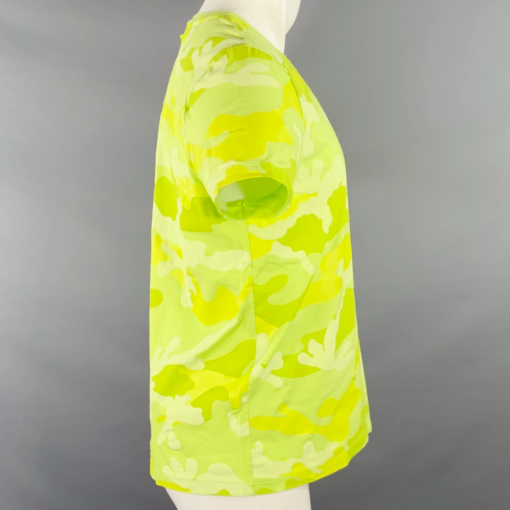 VALENTINO Size M Neon Green Yellow Camouflage Cotton Crew Neck T-shirt - Image 2