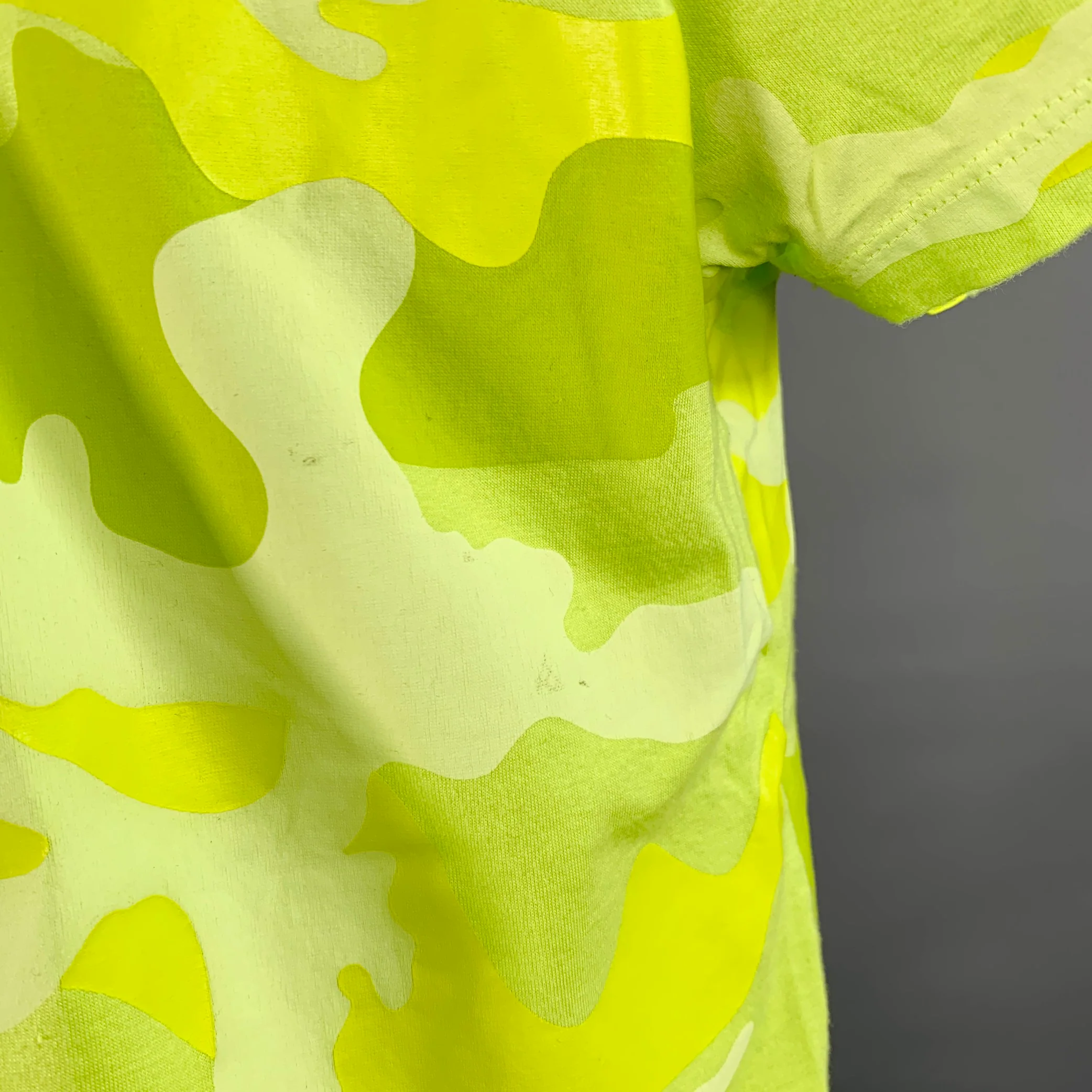 VALENTINO Size M Neon Green Yellow Camouflage Cotton Crew Neck T-shirt - Image 5