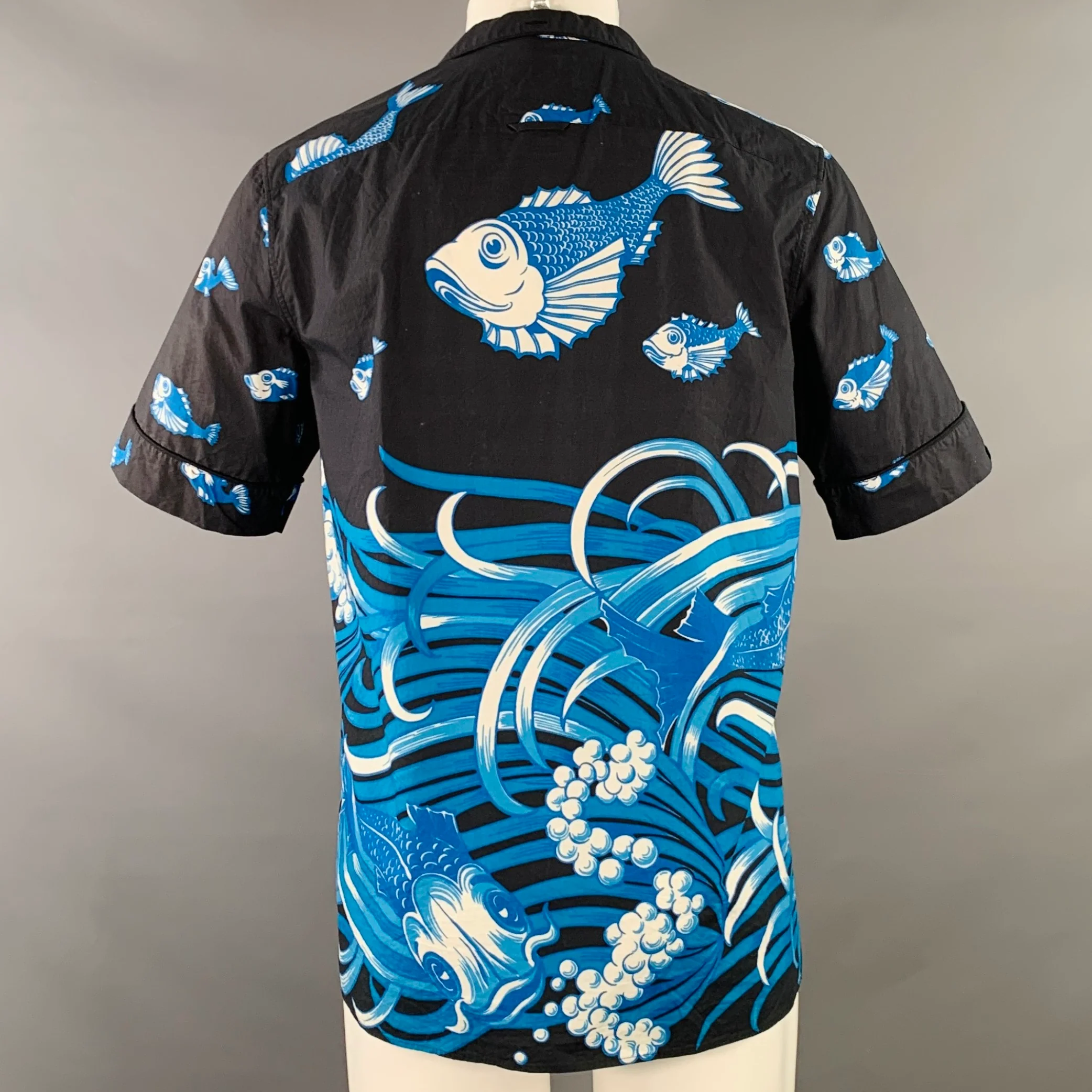 VALENTINO Size S Black White Blue Koi Fish Cotton One Pocket Camp Short Sleeve Shirt - Image 4