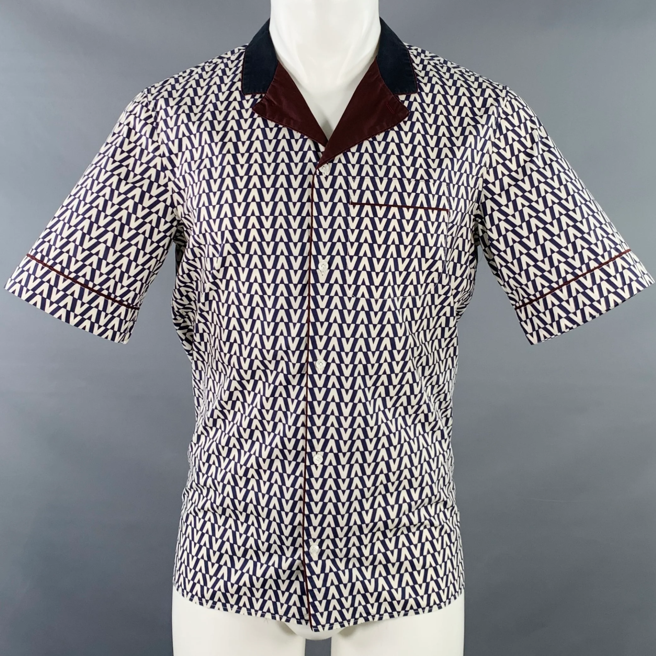 VALENTINO Size S Navy White Burgundy Monogram Cotton Camp Short Sleeve Shirt