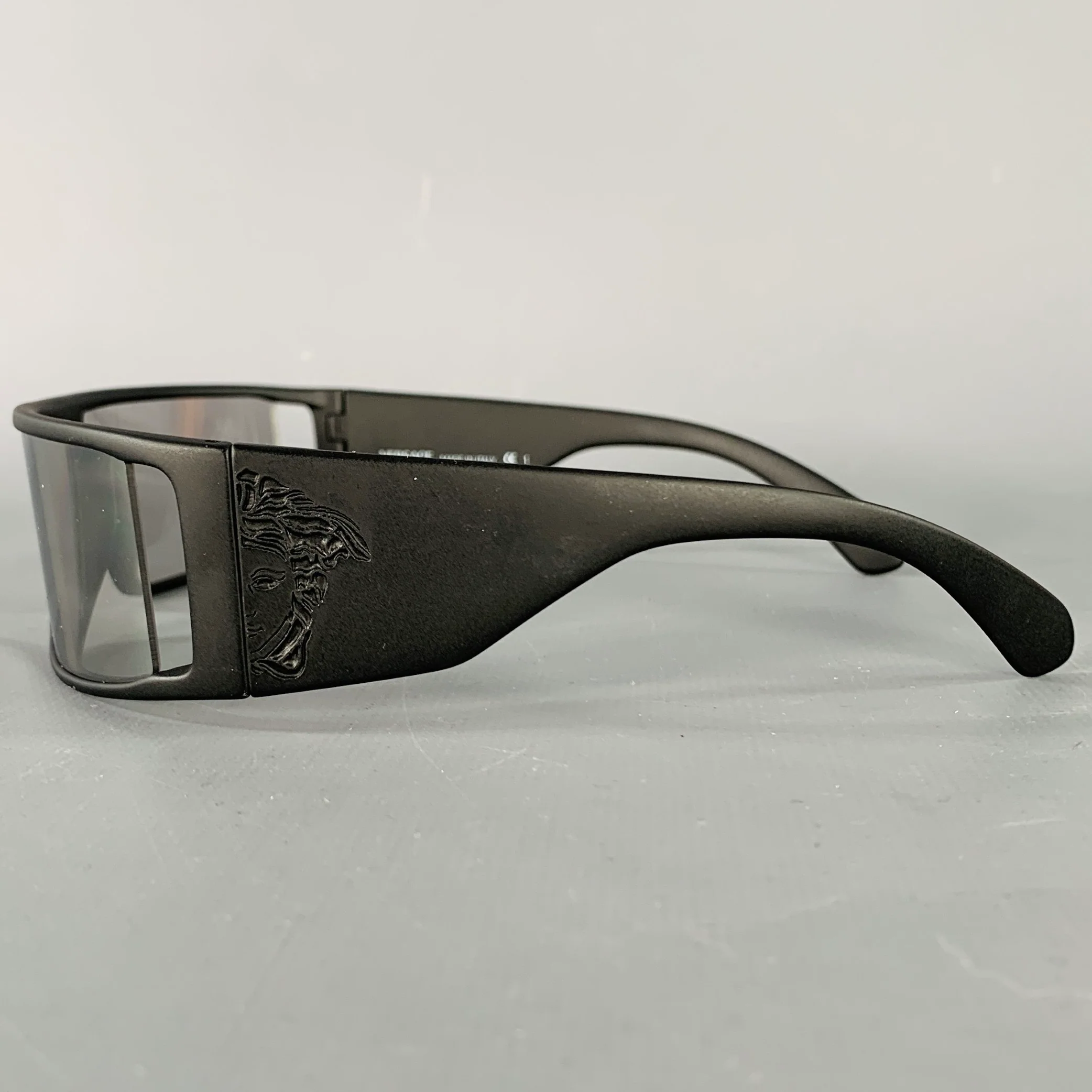VERSACE Black Acetate Wrap Around Rectangle Sunglasses - Image 4