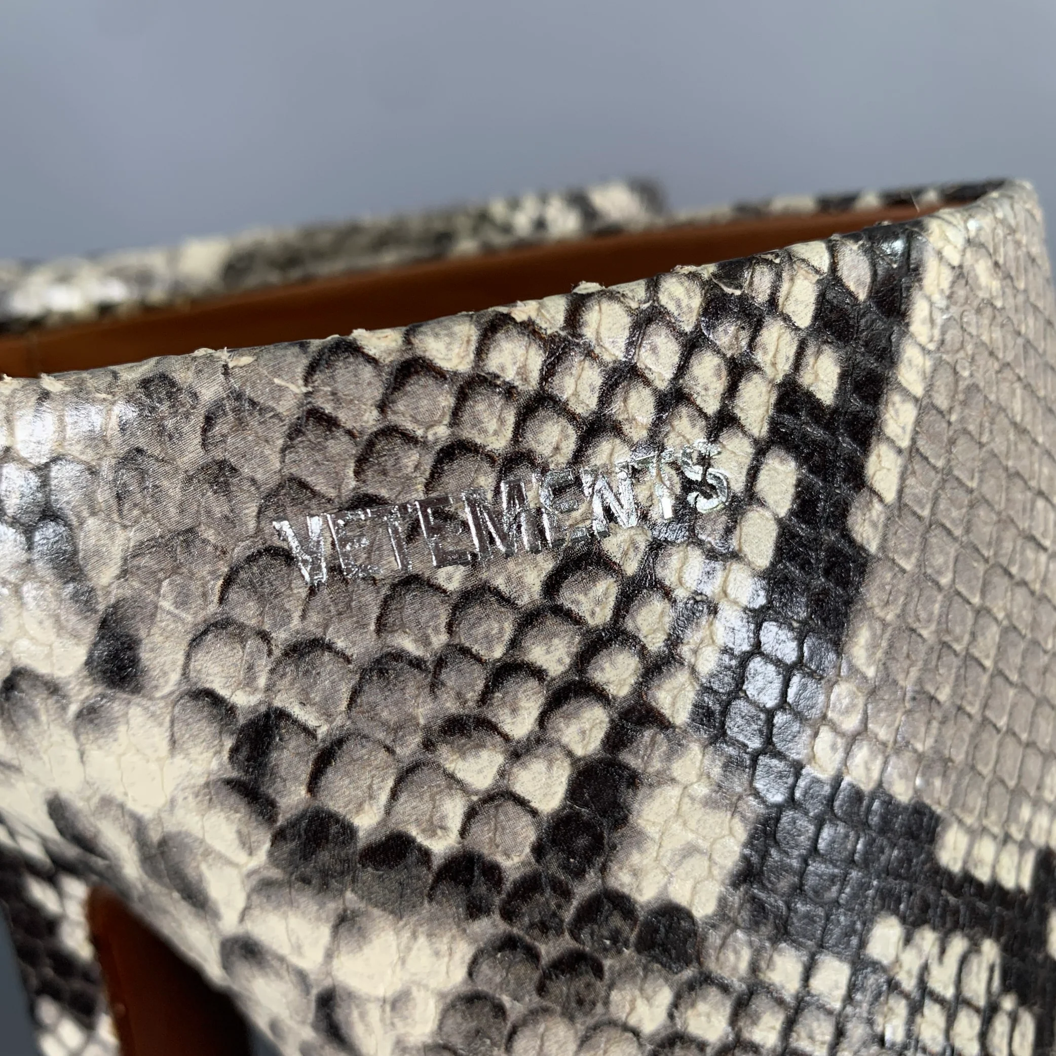 VETEMENTS Size 9 Sq Toe Snake Boomerang Mule - Image 8