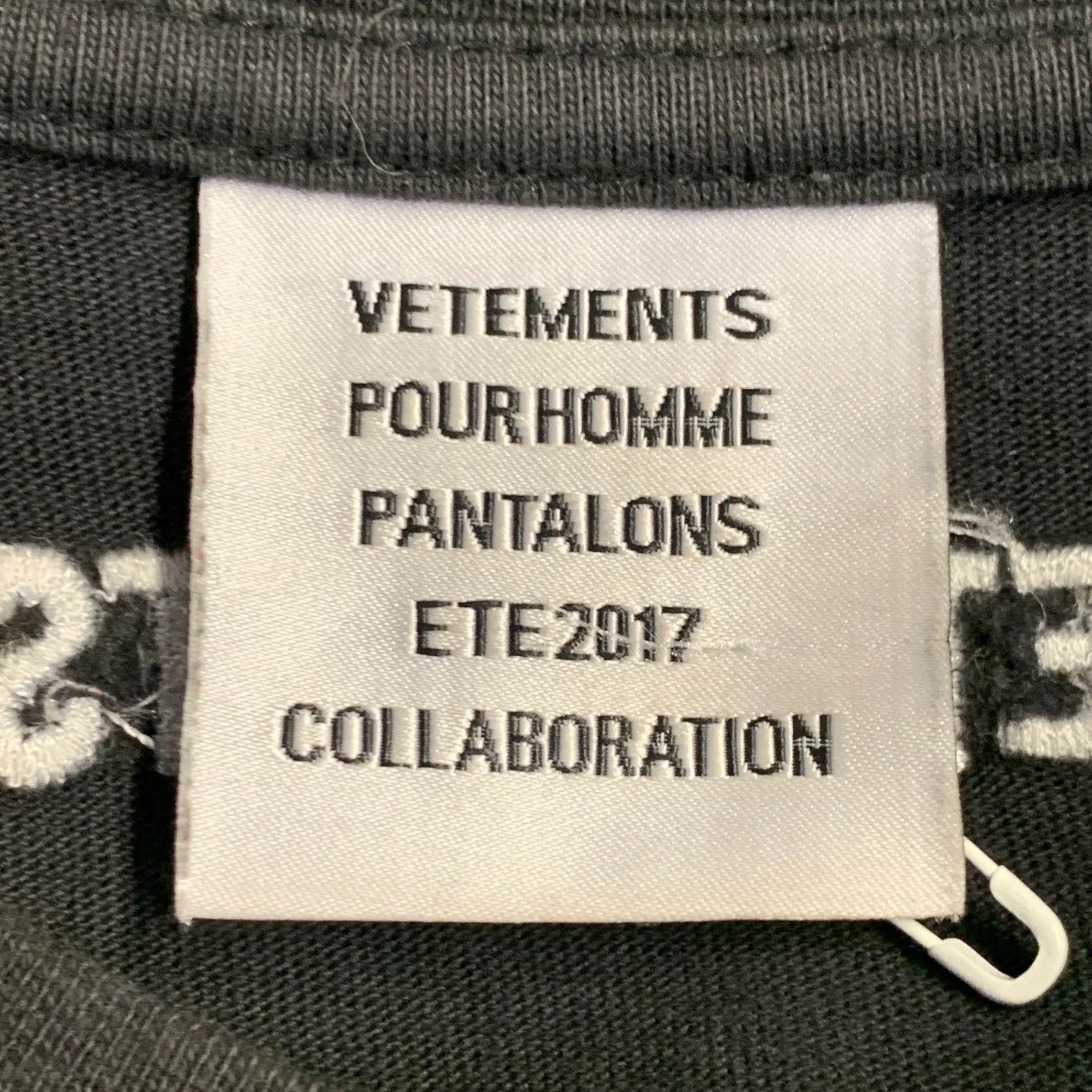 VETEMENTS Summer 2017 Size XS Snoop Dogg Black Multi Color Print Cotton Crew Neck T-shirt - Image 6