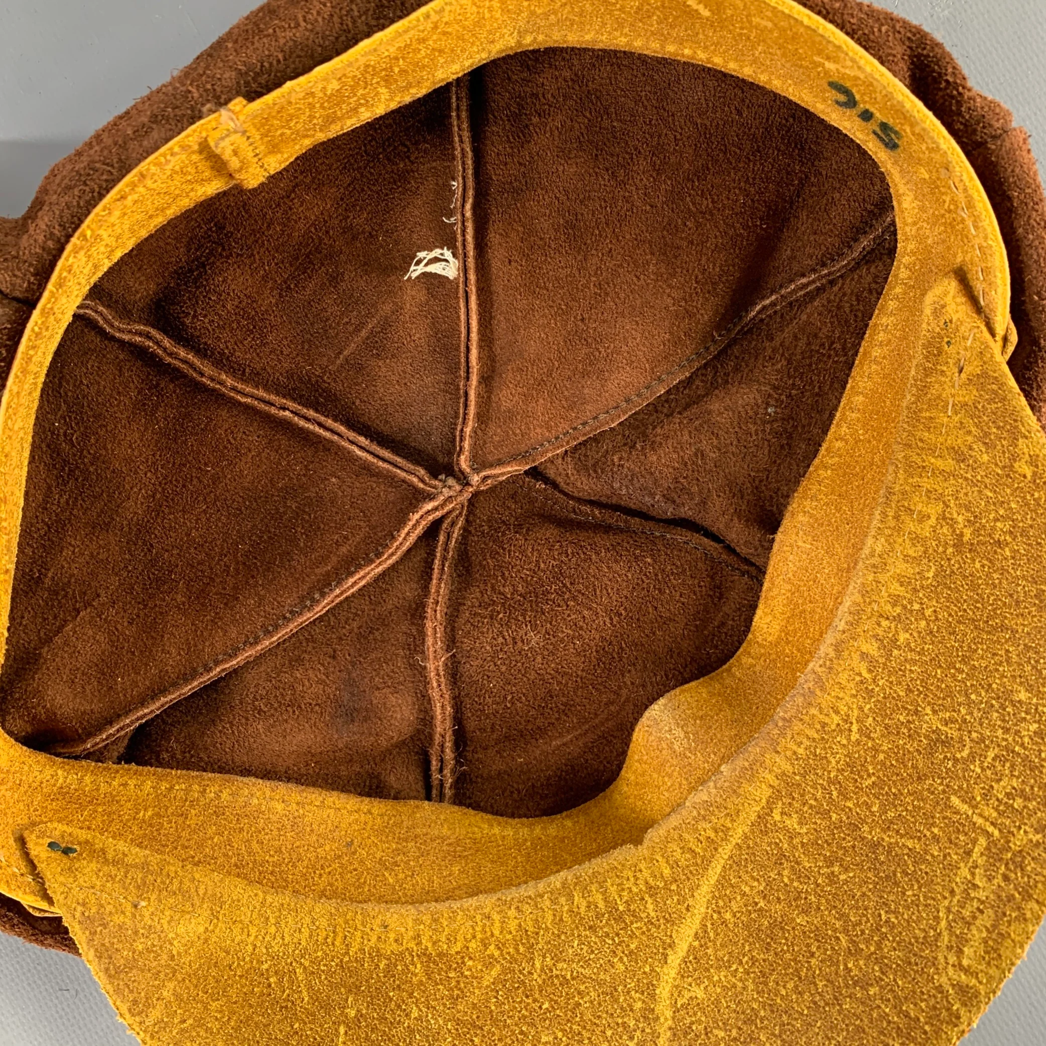 VINTAGE Brown Mustard Two Tone Suede Newsboy Cap Hat - Image 5