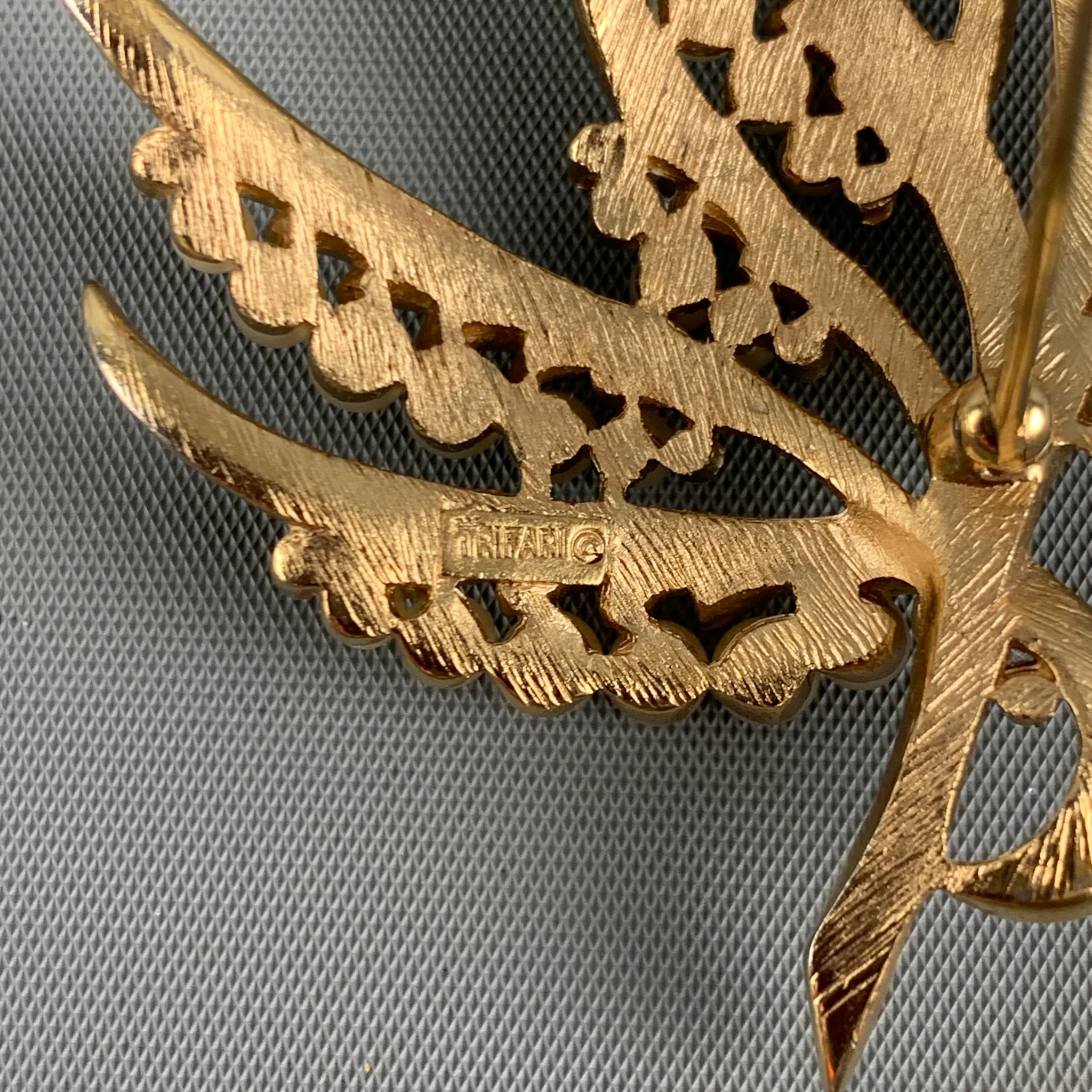 VINTAGE Gold Faux Pearl Brooches & Pins - Image 4