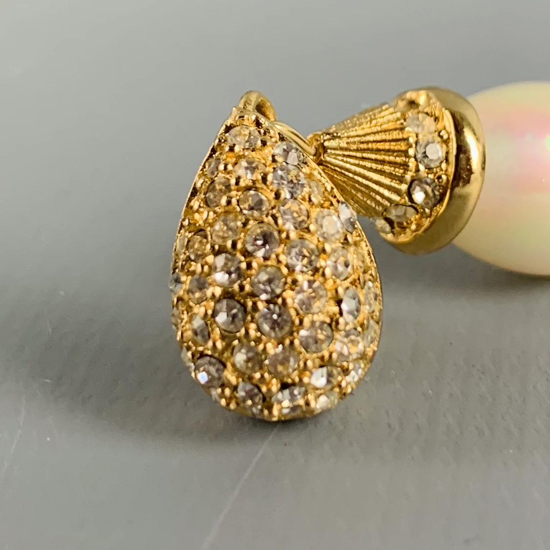 VINTAGE Gold Rhinestone Faux Pearl Earrings - Image 2