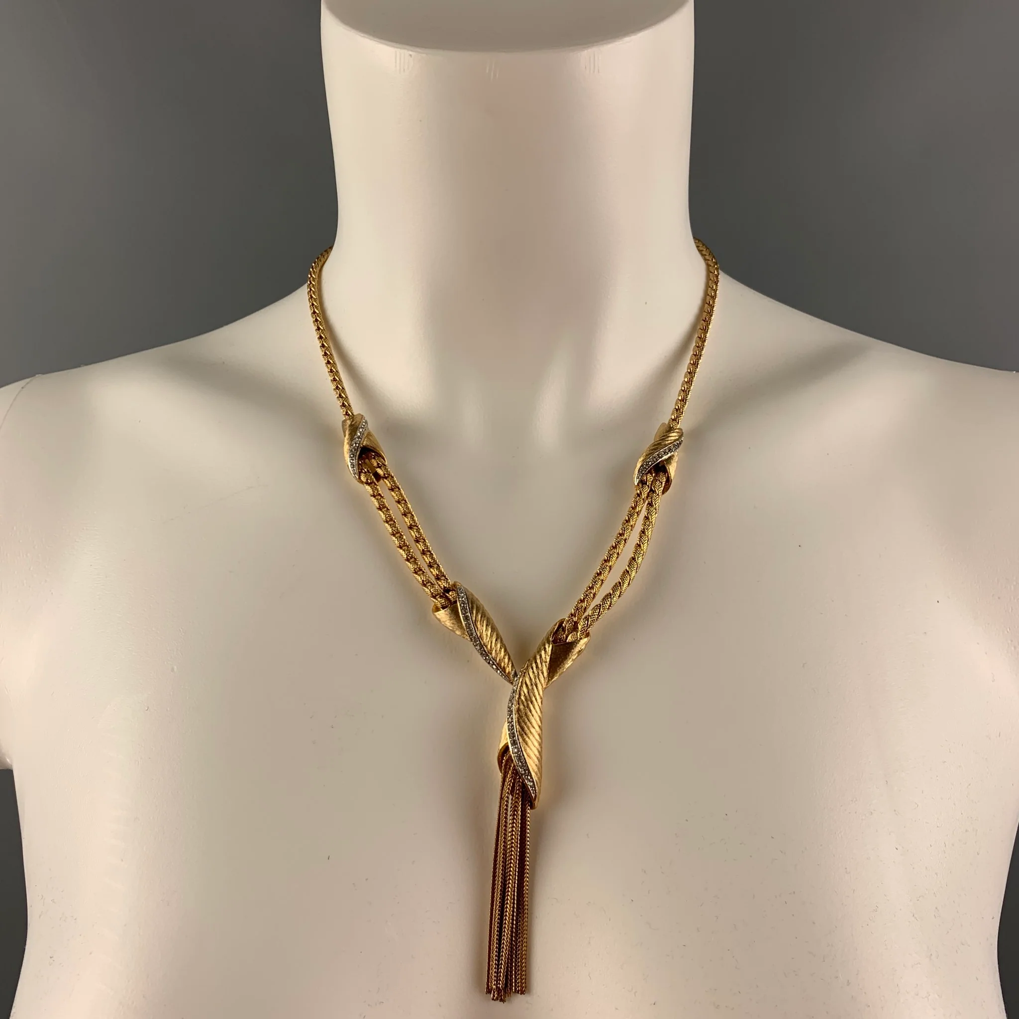 VINTAGE Gold Rhinestones Fringe Necklace - Image 5