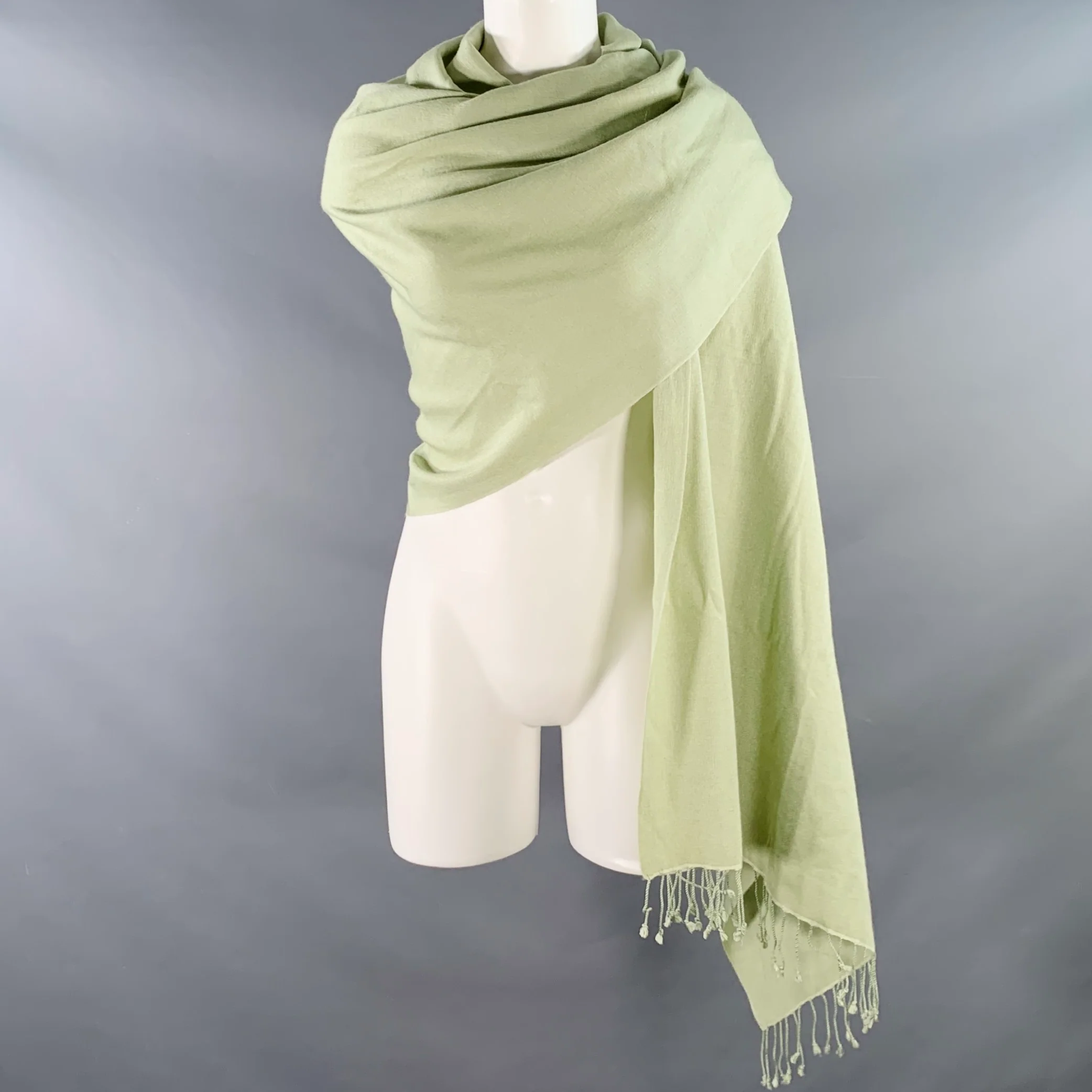 VINTAGE Sage Green Fringe Scarf Shawl - Image 3