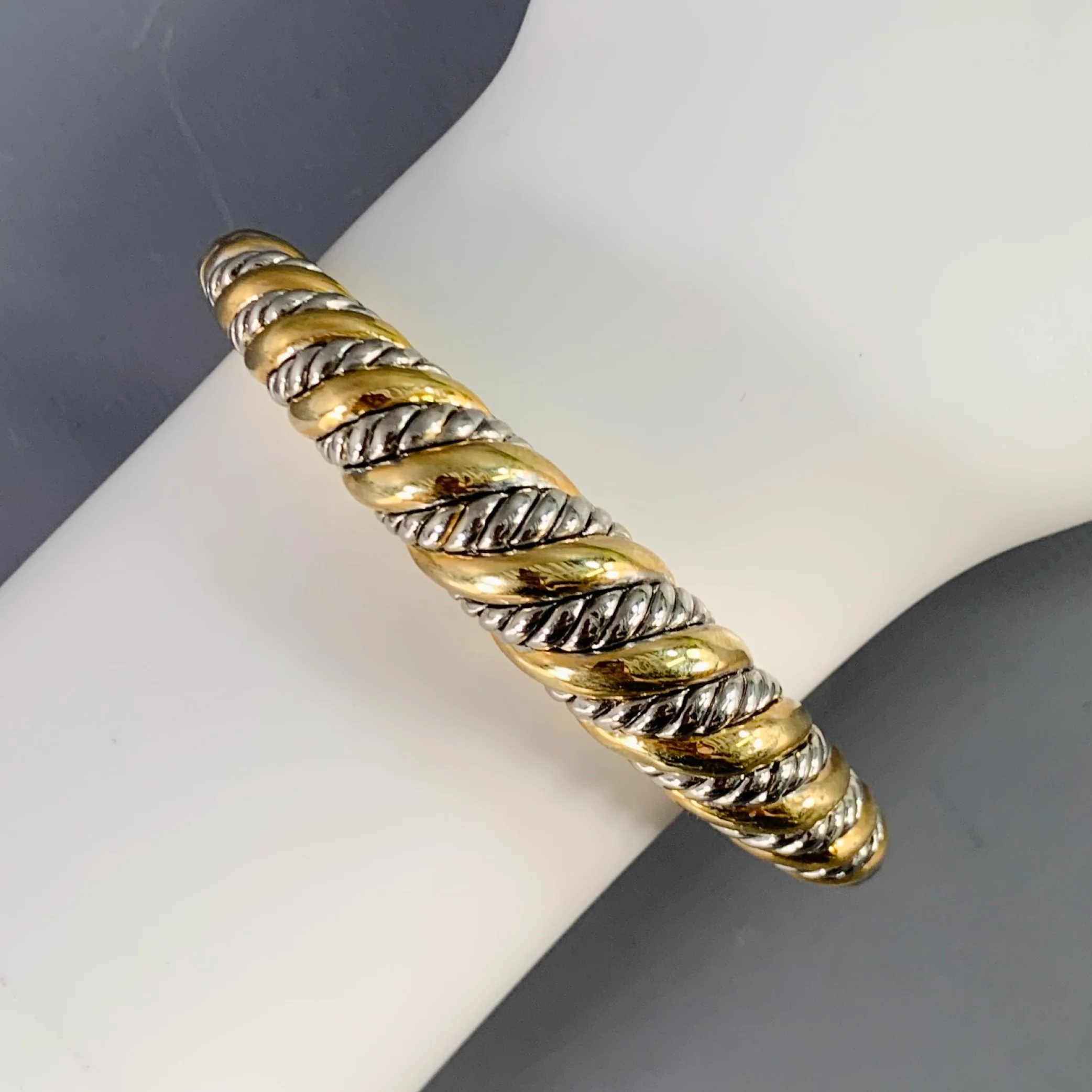 VINTAGE Silver Gold Textured Braided Metal Hinged Push Lock Bracelet - Image 2