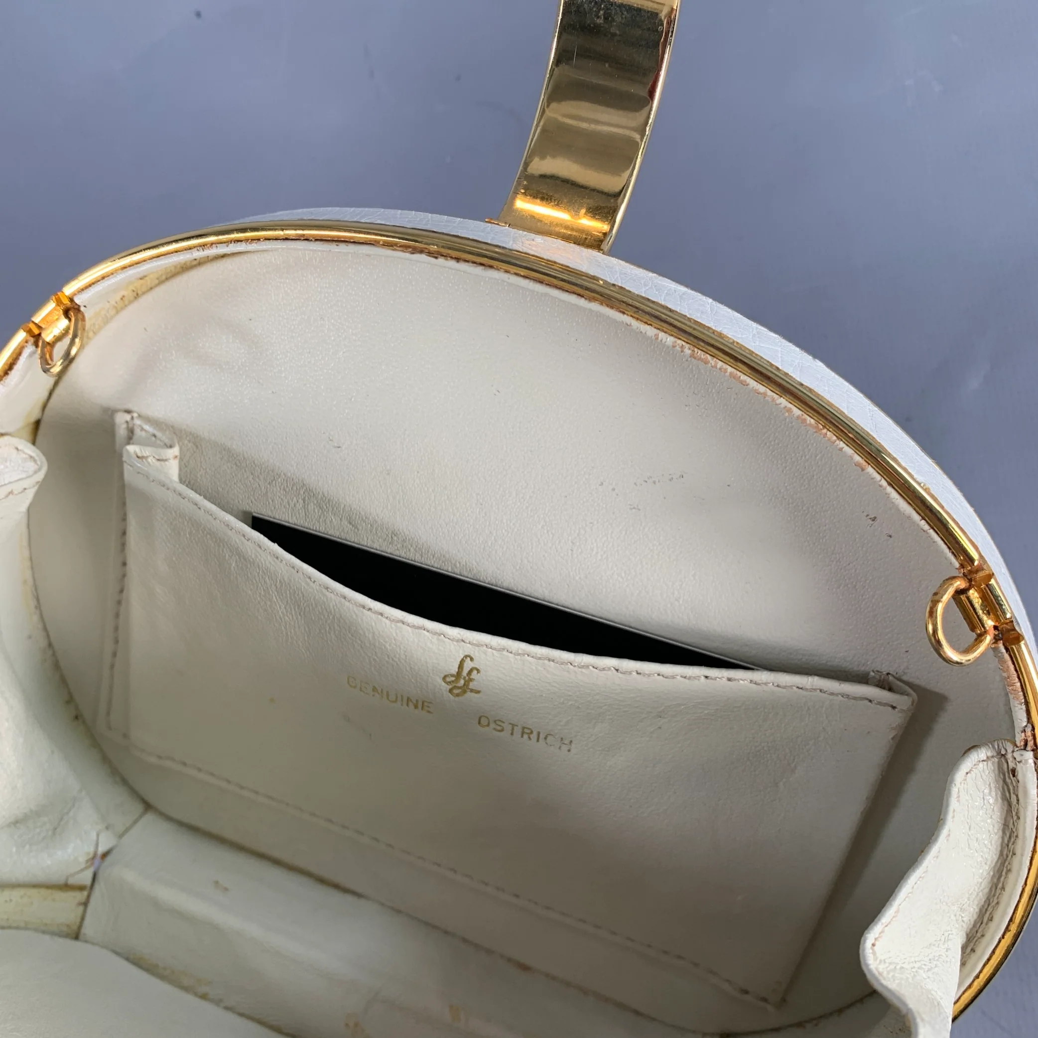 VINTAGE White Gold Ostrich Leather Round Clutch - Image 10