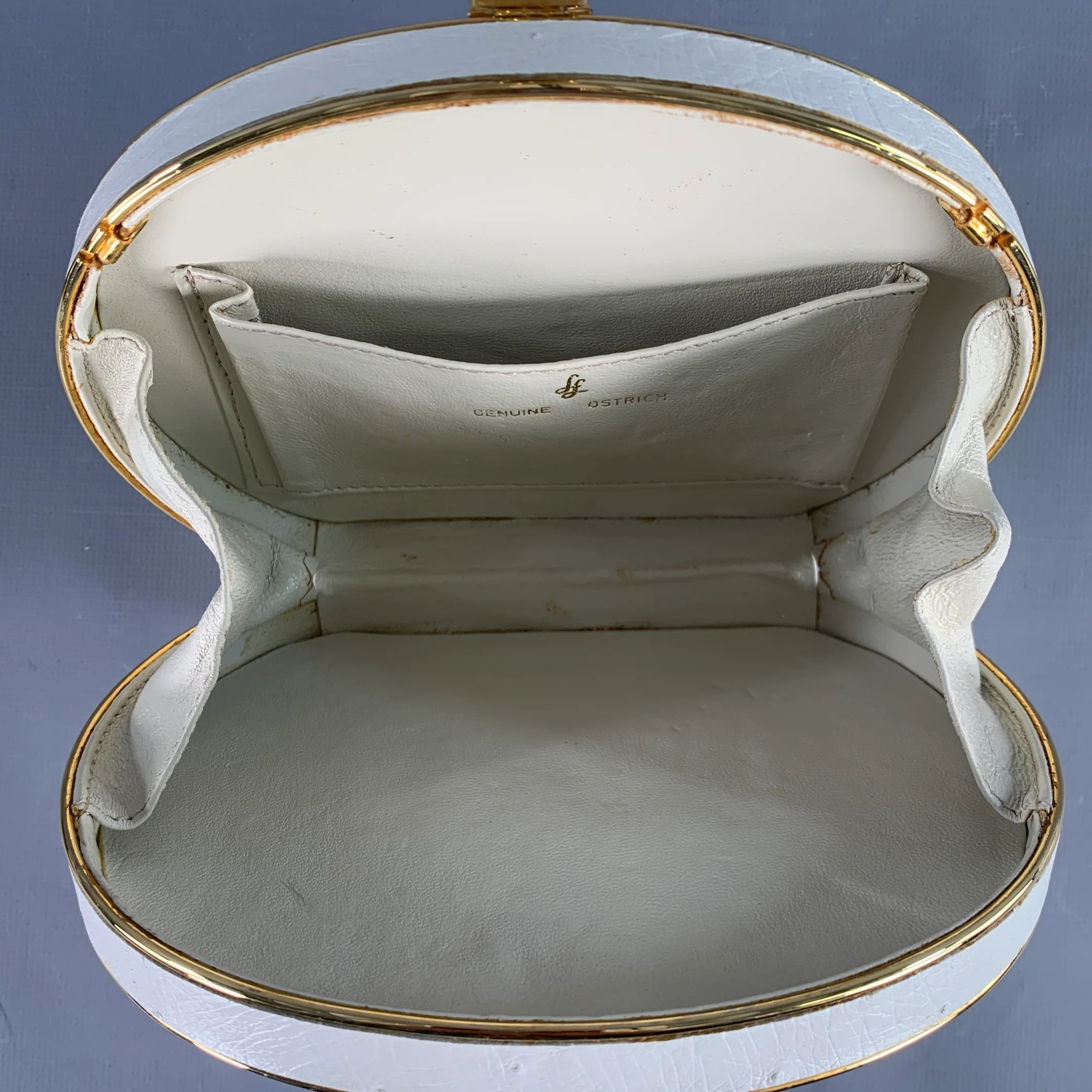 VINTAGE White Gold Ostrich Leather Round Clutch - Image 6