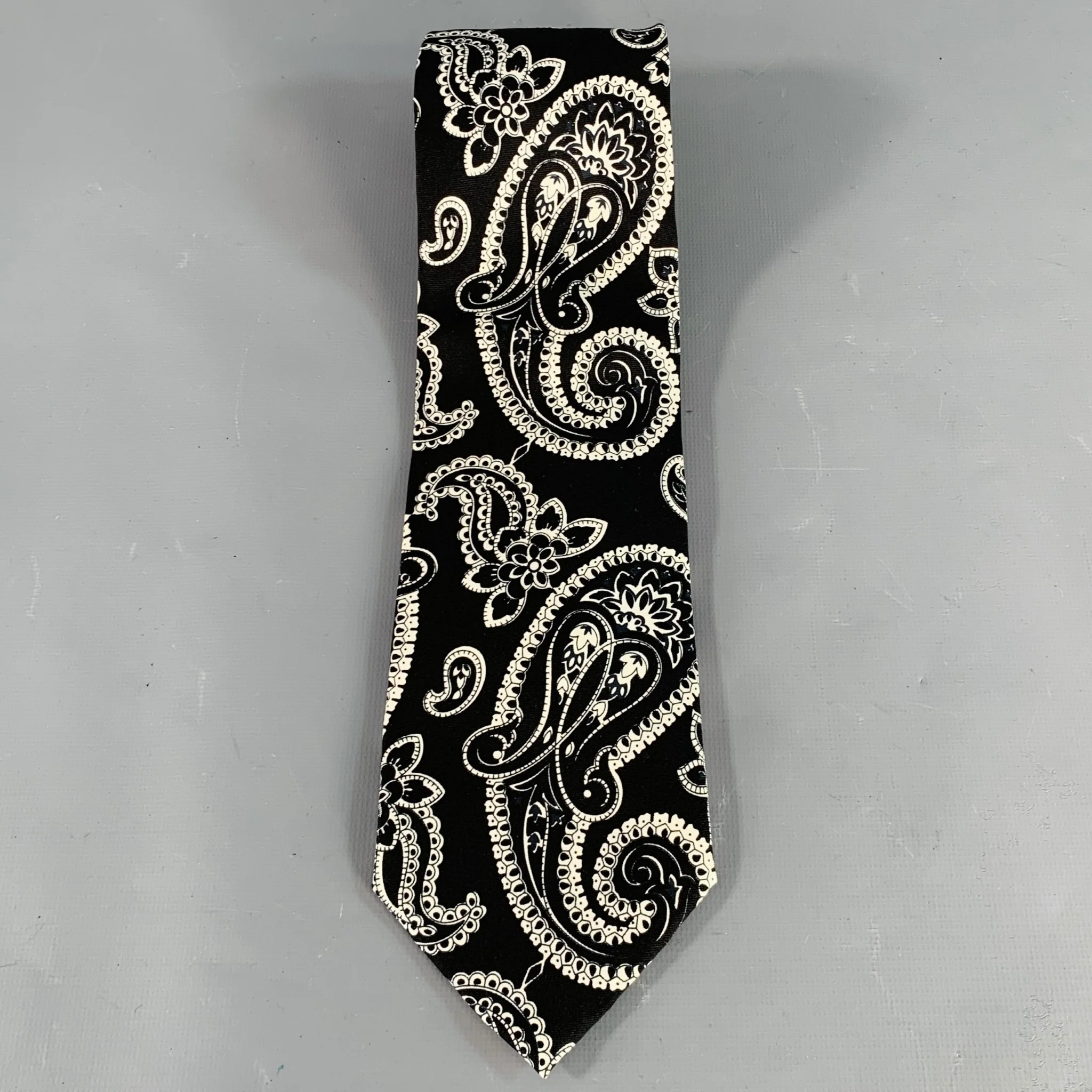 WILKES BASHFORD Black White Paisley Silk Tie - Image 2