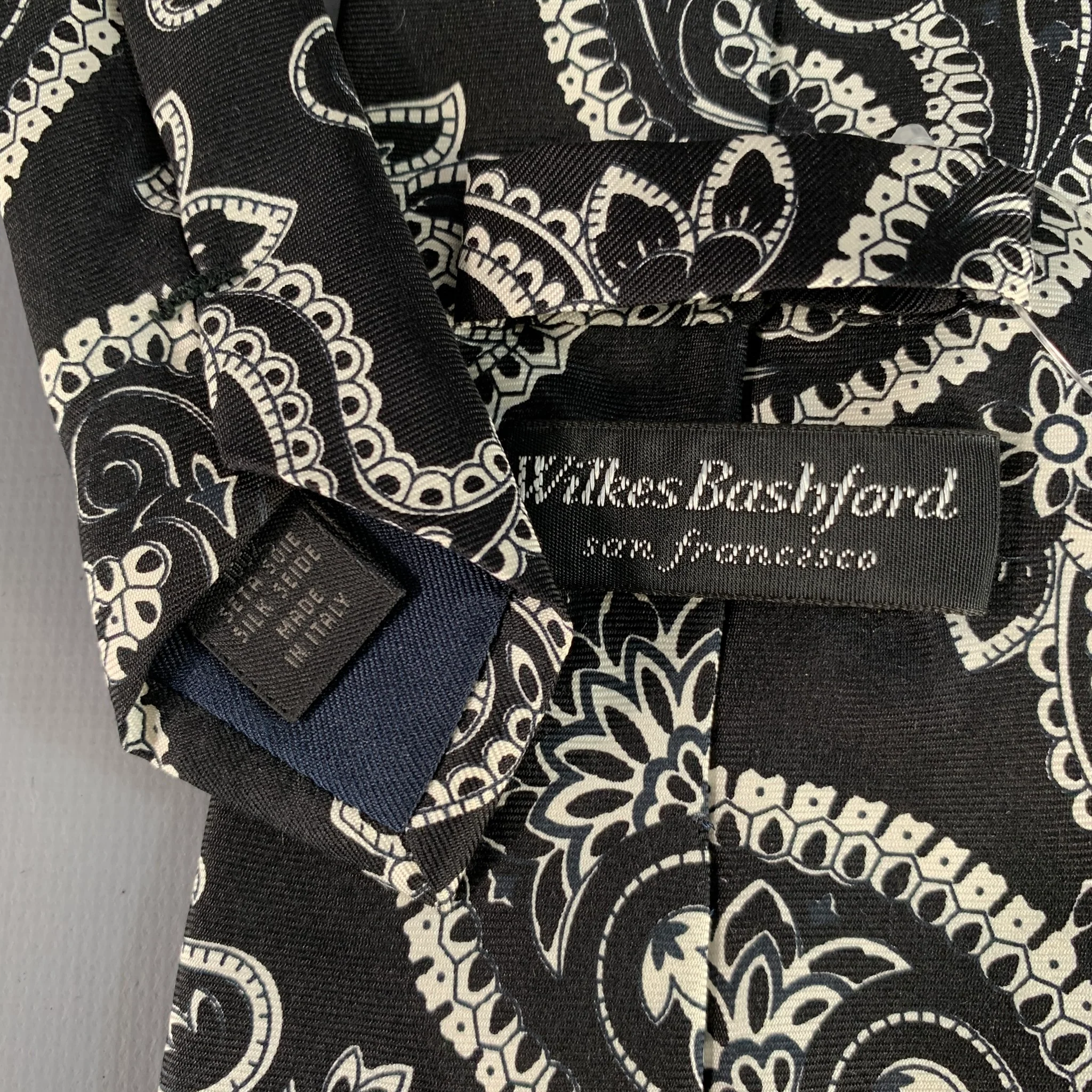 WILKES BASHFORD Black White Paisley Silk Tie - Image 3