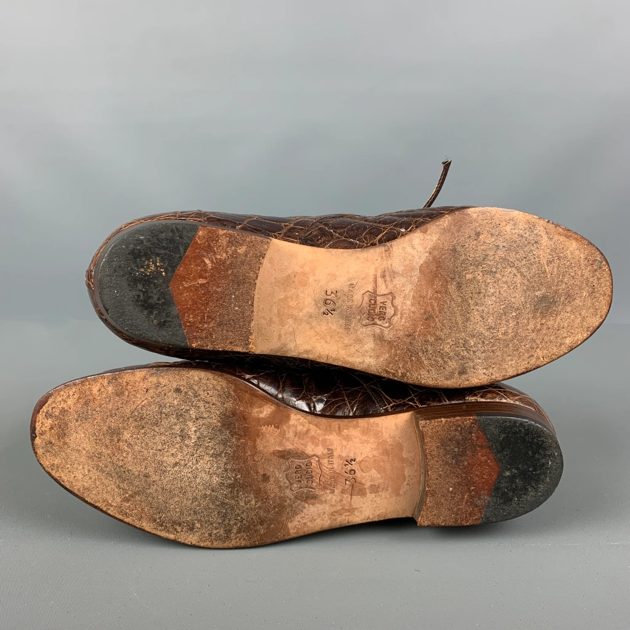 WILKES BASHFORD Size 6.5 Brown Leather Embossed Laces - Image 6