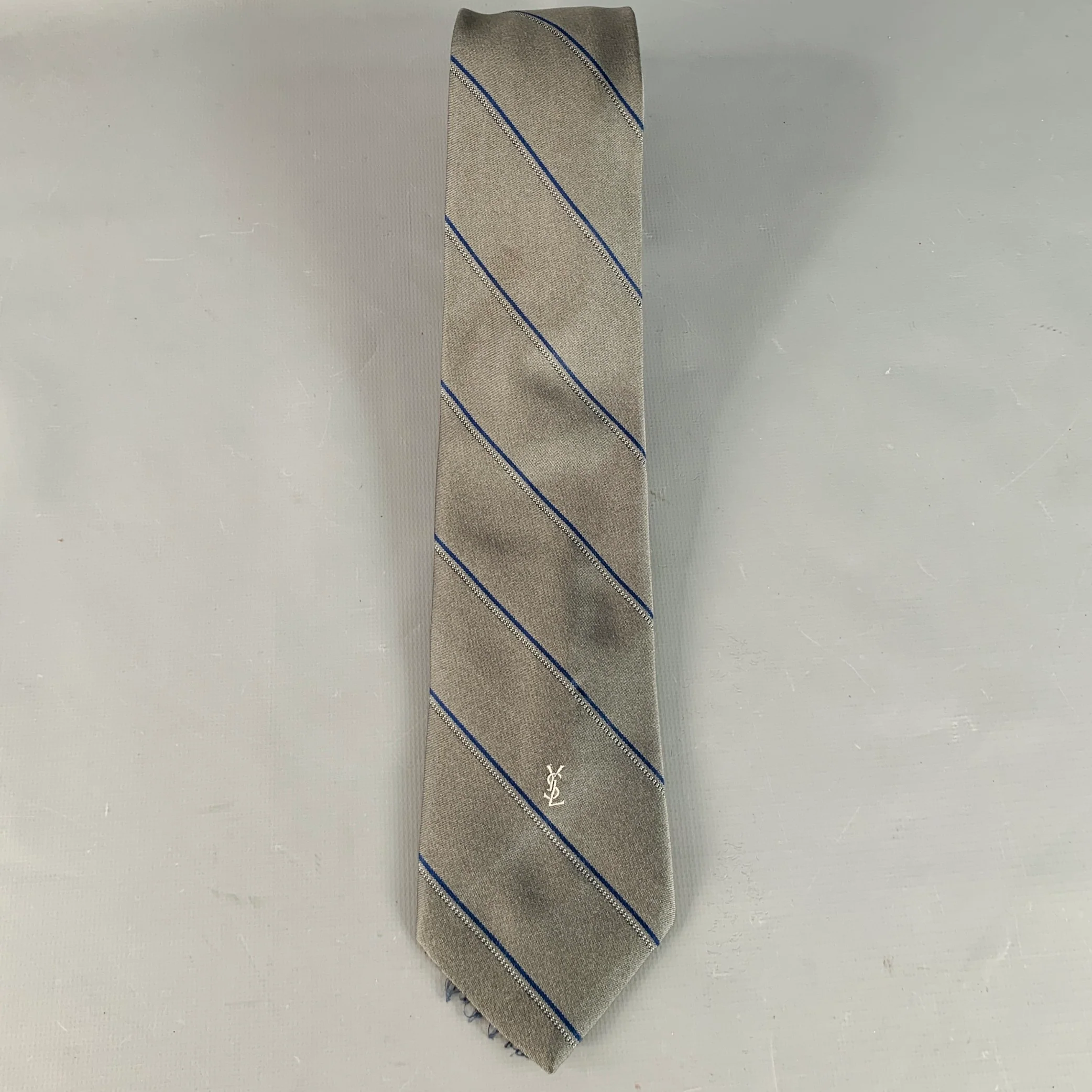 YVES SAINT LAURENT Navy Charcoal Grey Diagonal Stripe Silk Skinny Tie - Image 3