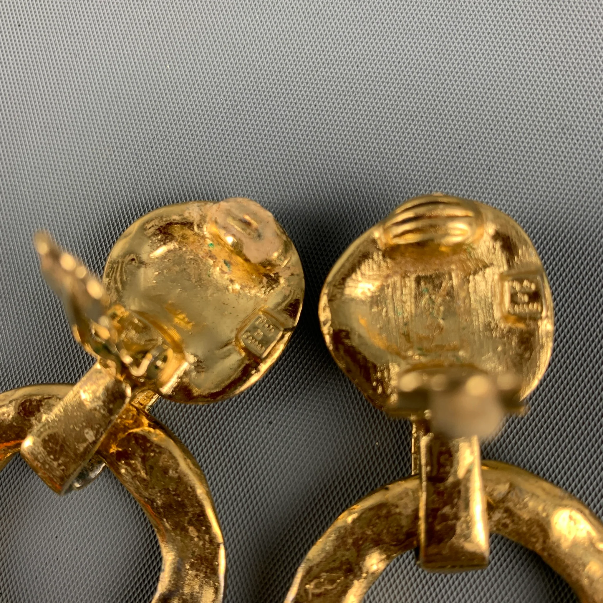 YVES SAINT LAURENT Rive Gauche Gold Hammered Metal Clip-On Earrings - Image 3