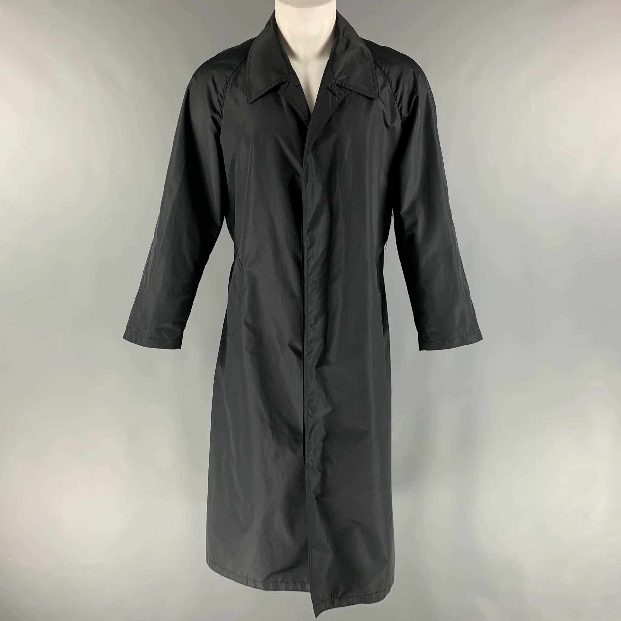 YVES SAINT LAURENT 'Rive Gauche' Size 40 Black Solid Polyester Coat