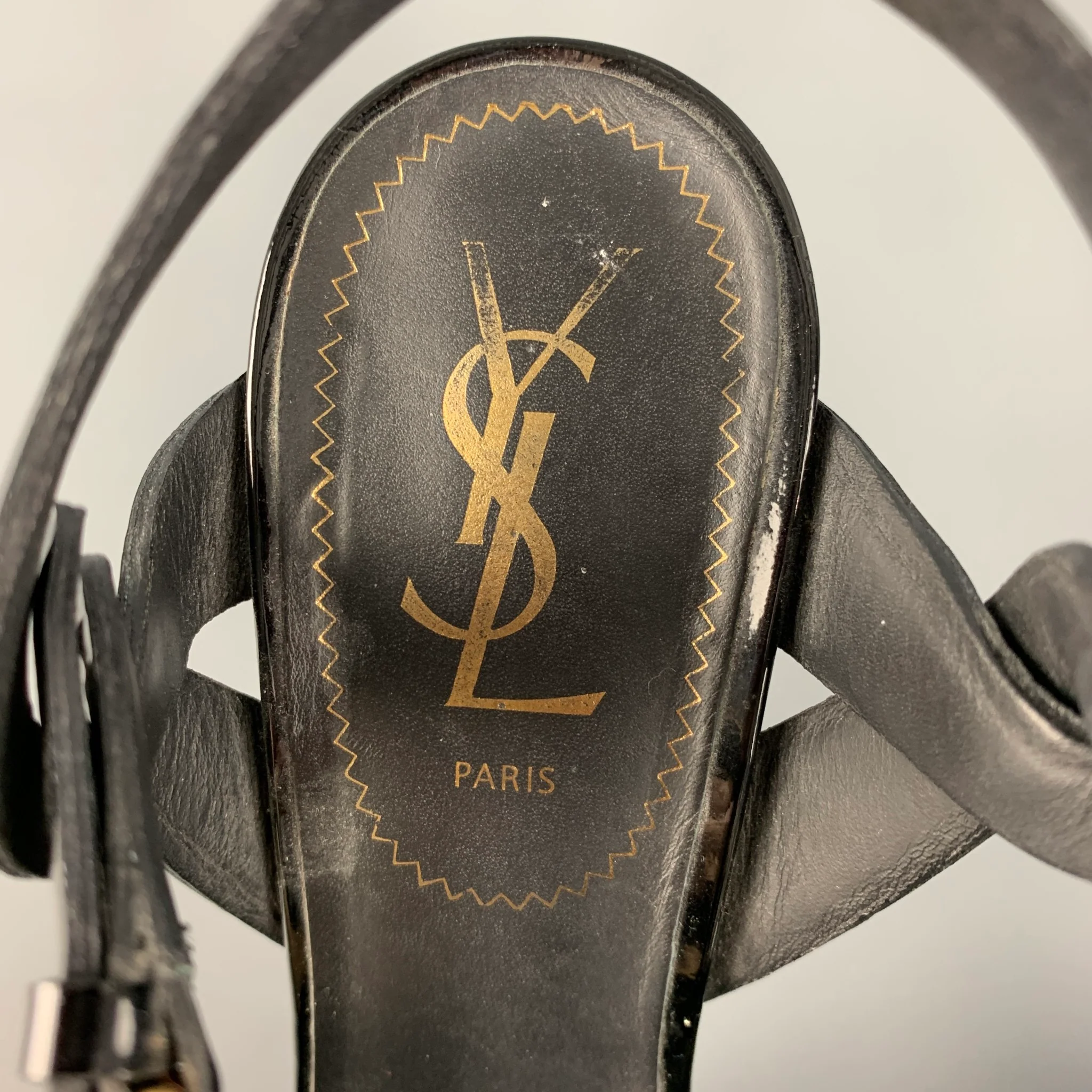 YVES SAINT LAURENT Size 8 Black Patent Leather Platform Sandals - Image 7